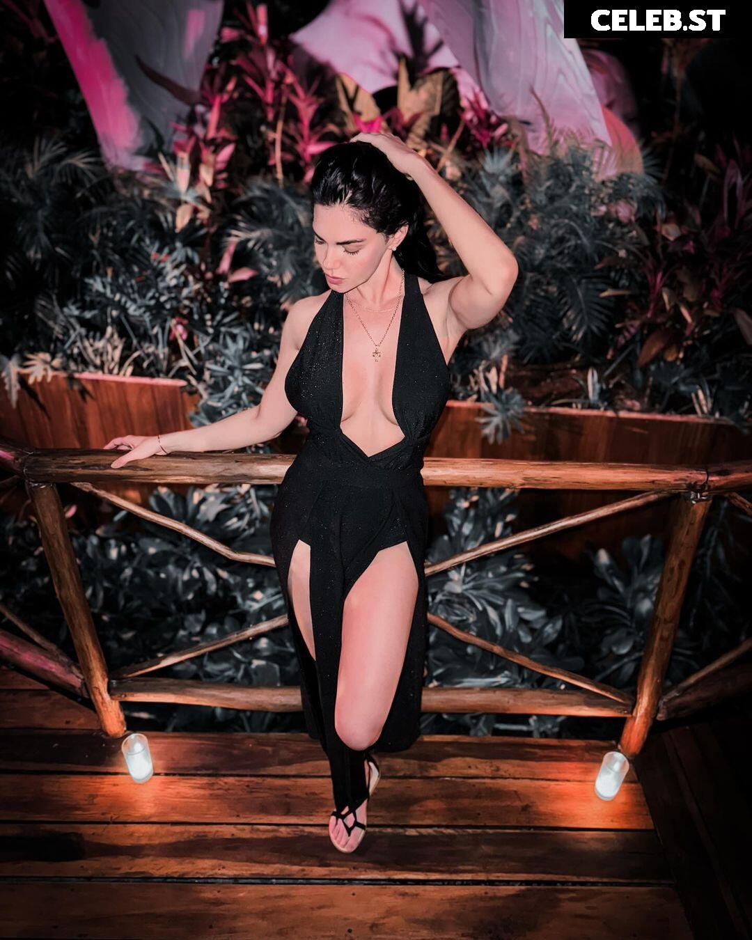 Livia Brito Image 11893645