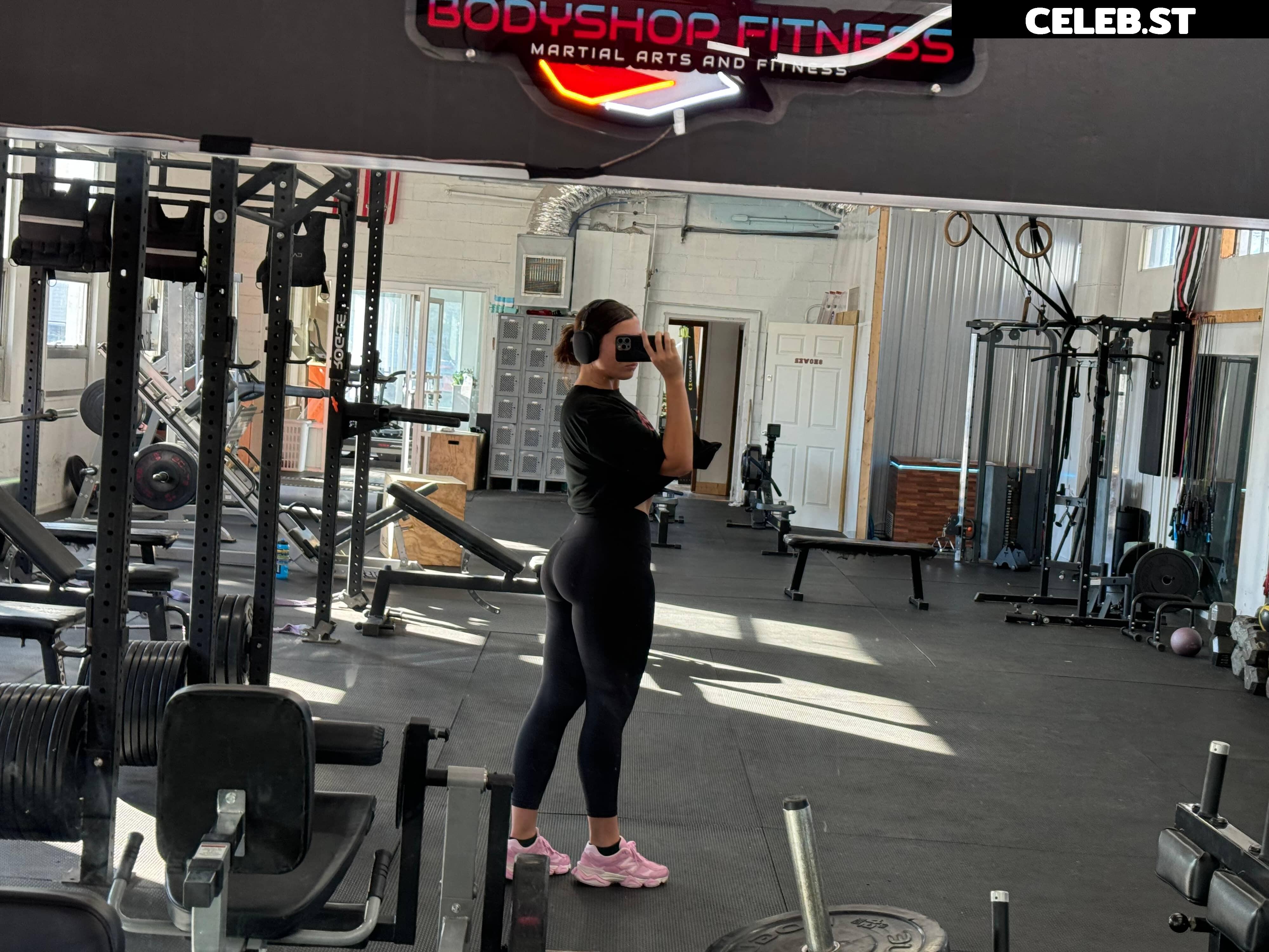 Chandler Olivia Hayden Image 11893257