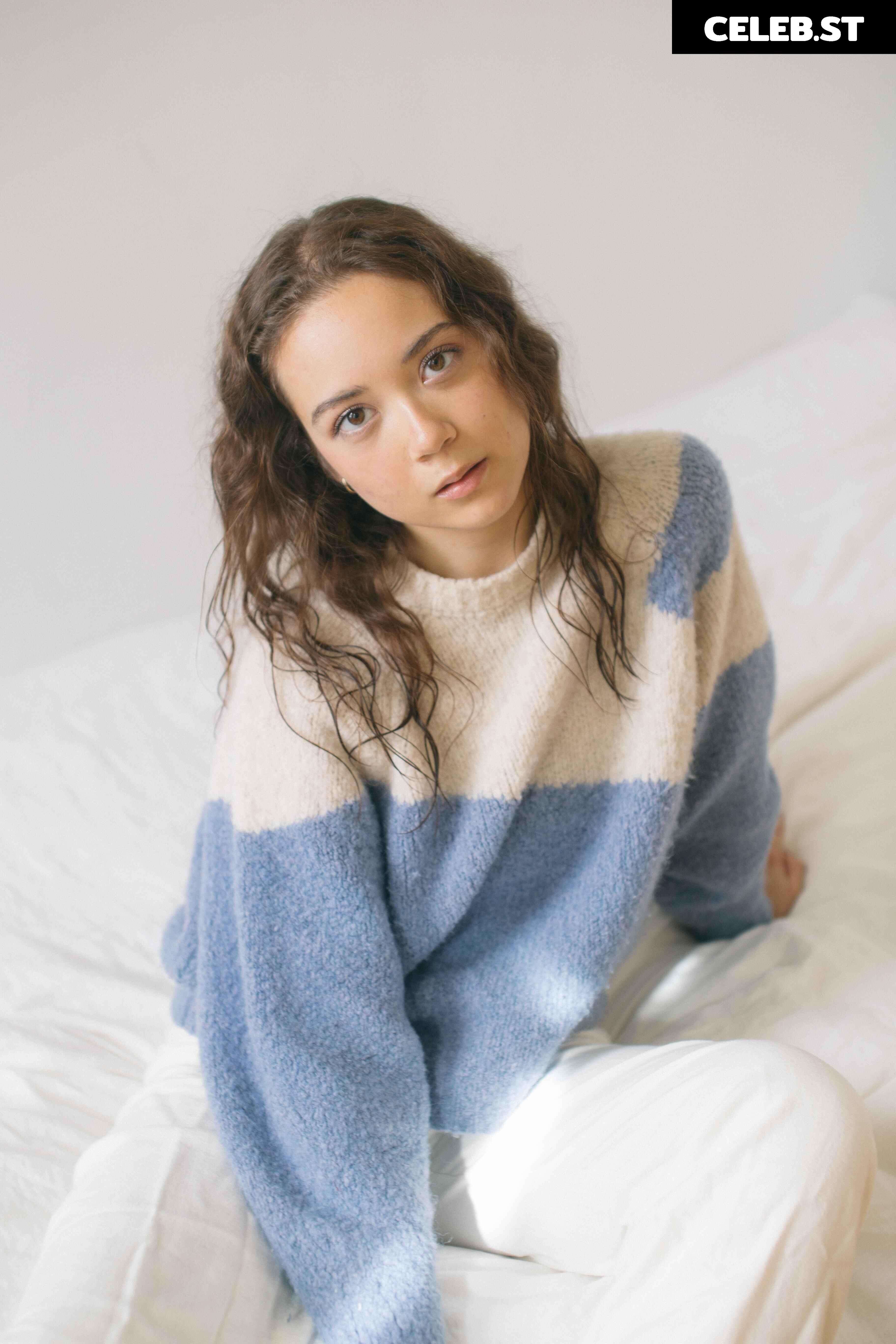 Laufey lin Image 11892962