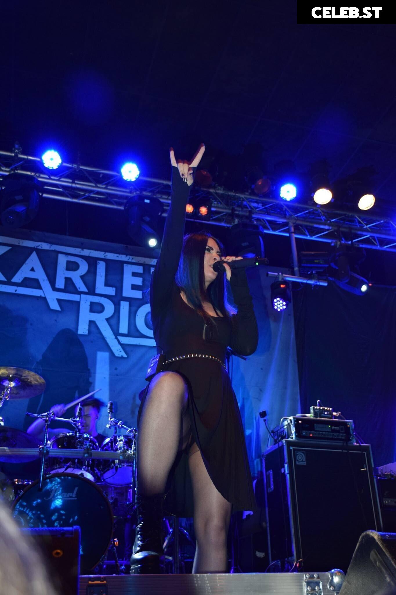 Chloe Drinkwater (Skarlett Riot Singer) Image 11892865