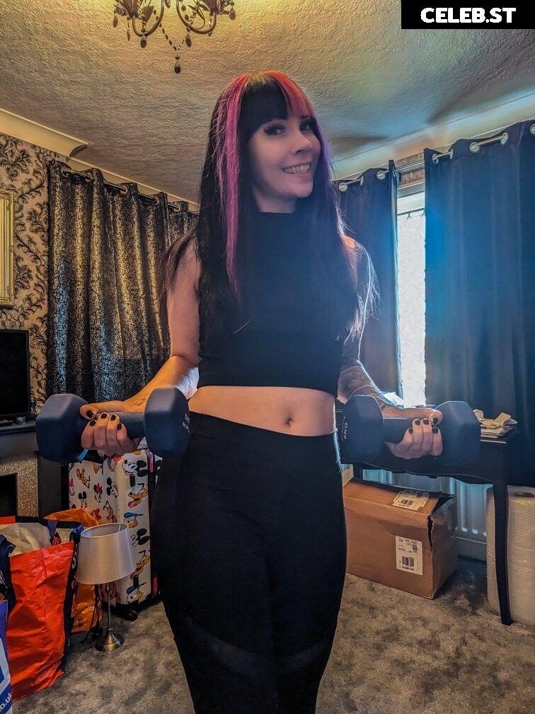 Chloe Drinkwater (Skarlett Riot Singer) Image 11892765