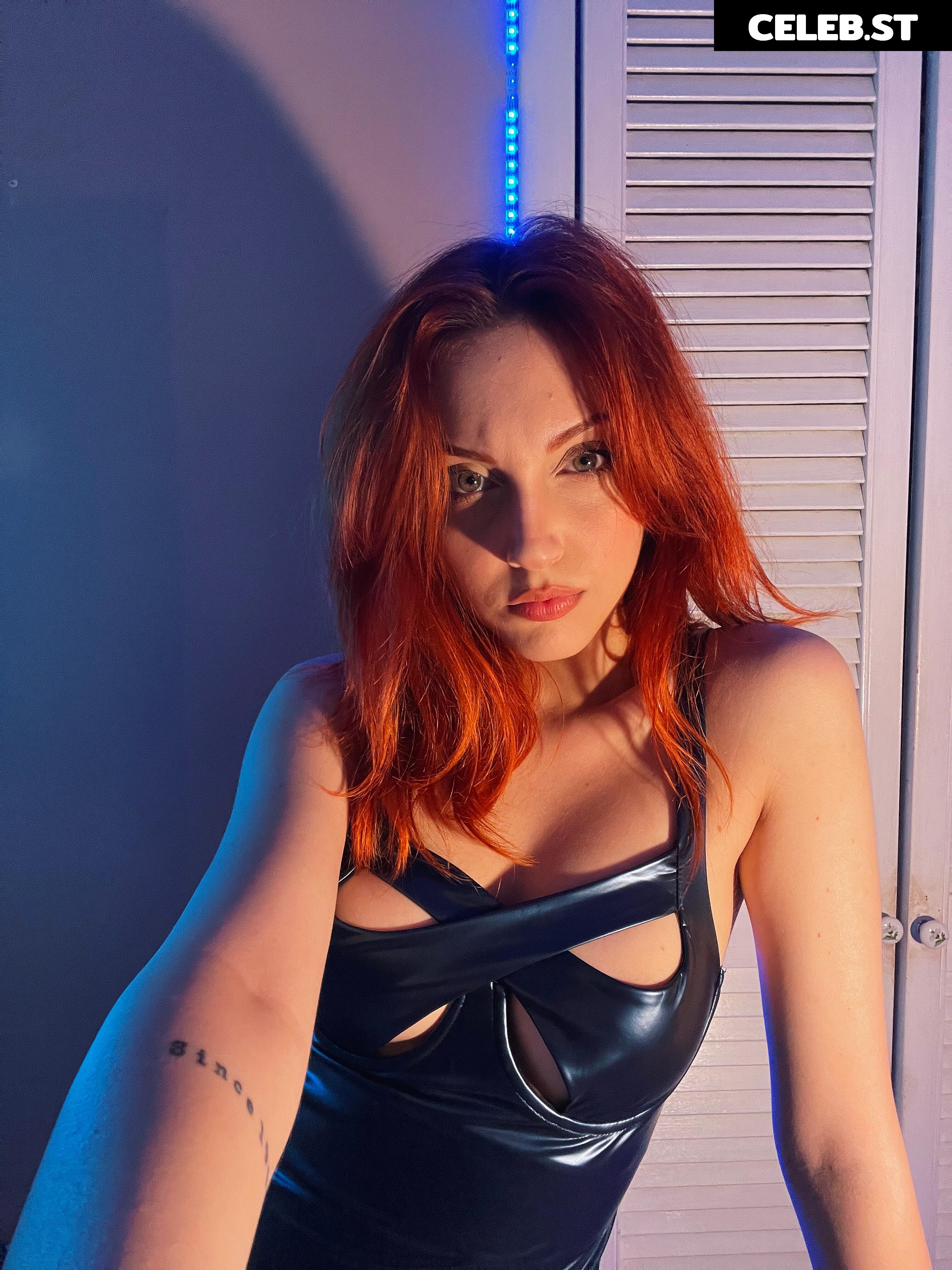 Mona Schon (Italian Streamer) Image 11888758