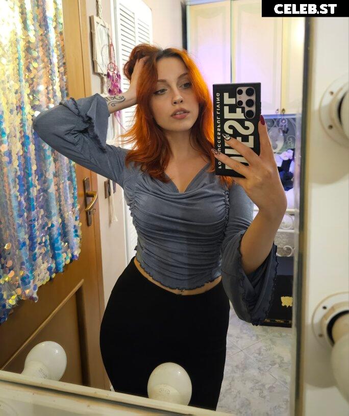 Mona Schon (Italian Streamer) Image 11888667