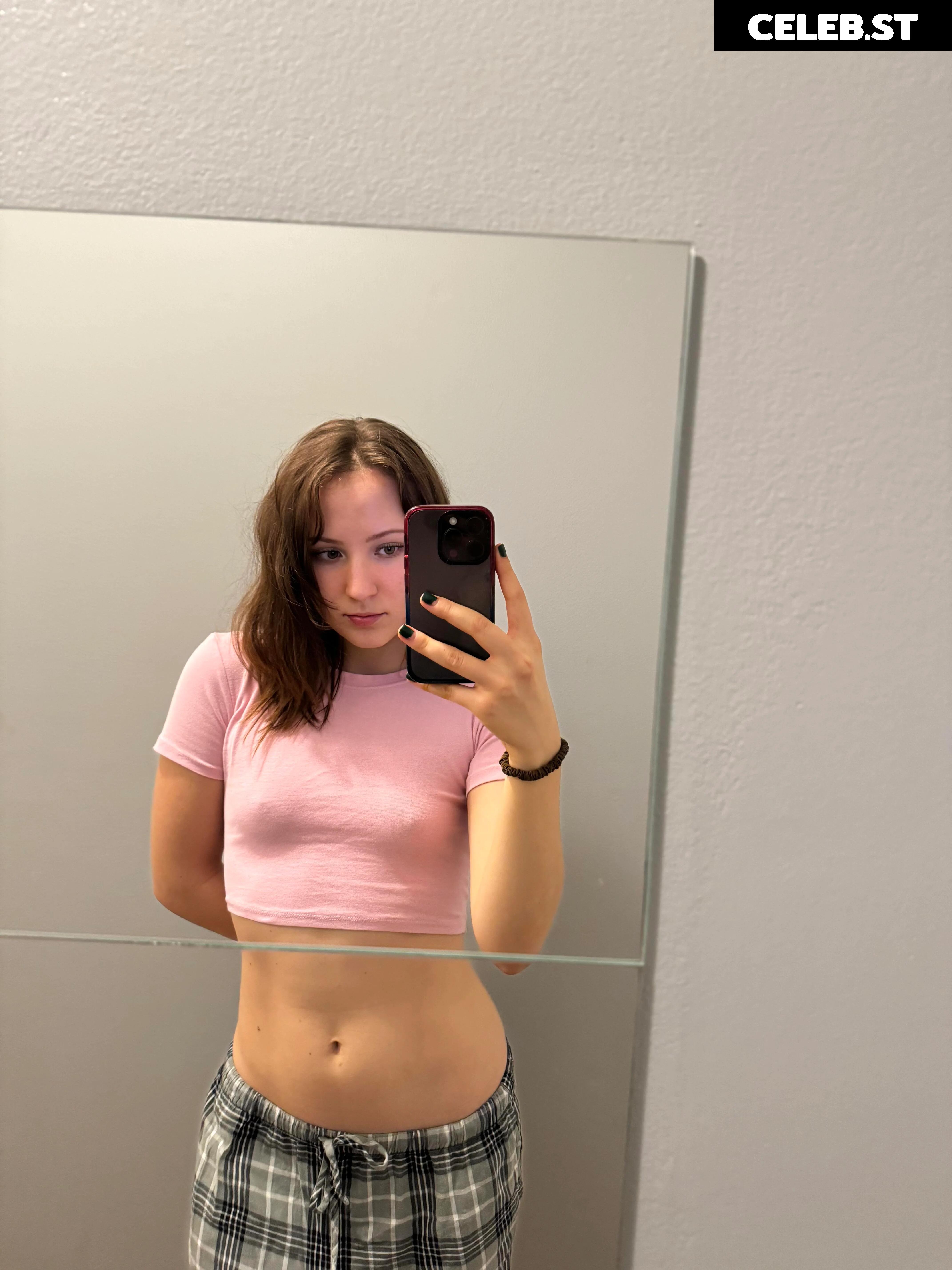 Christine_fit20 / Upbeat_Tomatillo7884 Image 11884721