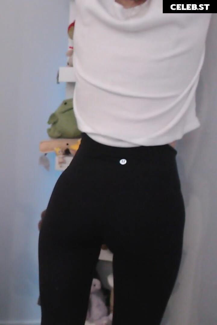 Sakura Shymko / sakurashymko Image 11889383