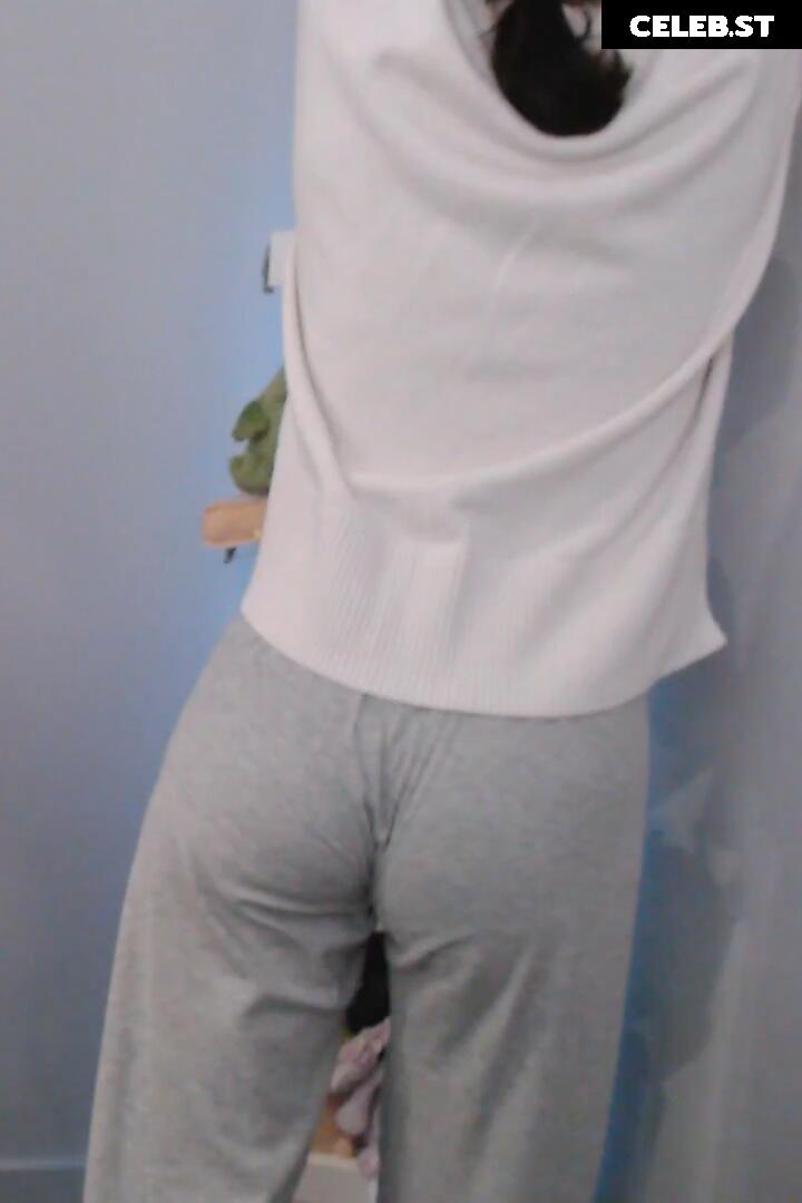 Sakura Shymko / sakurashymko Image 11889362