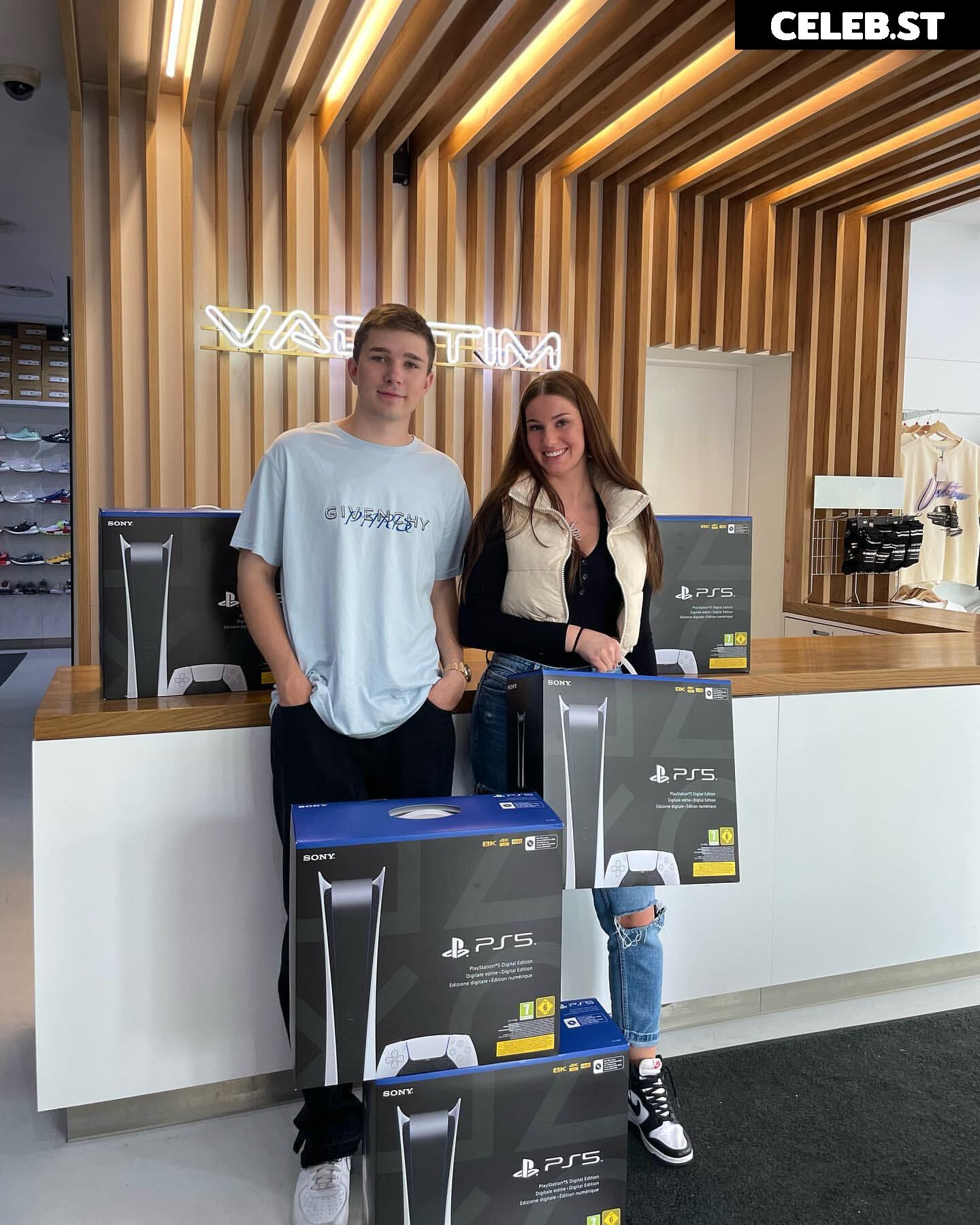 Fayesxh Image 11889281