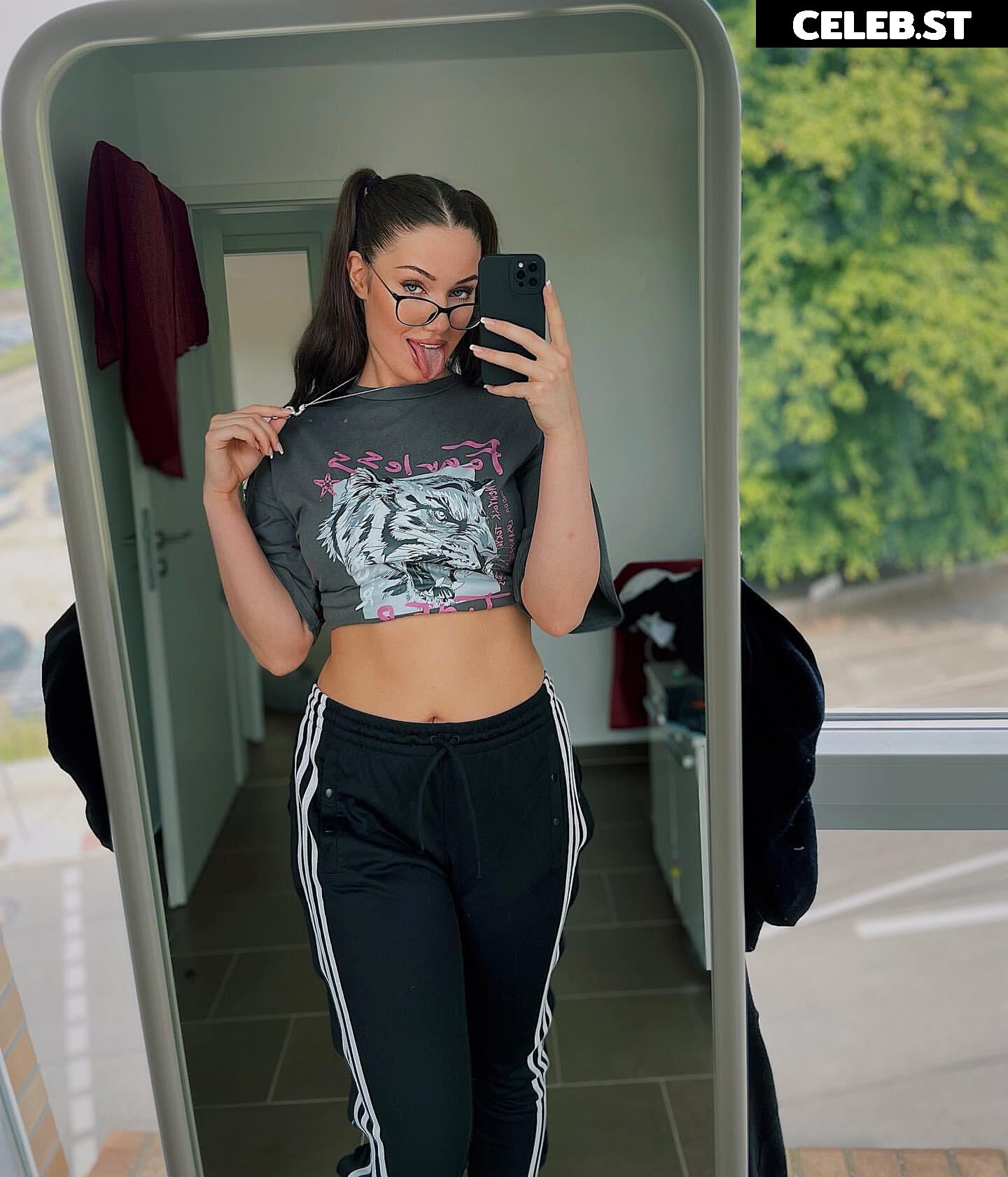 Fayesxh Image 11889260