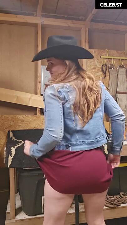 naughtyredfarmgirl Image 11768589