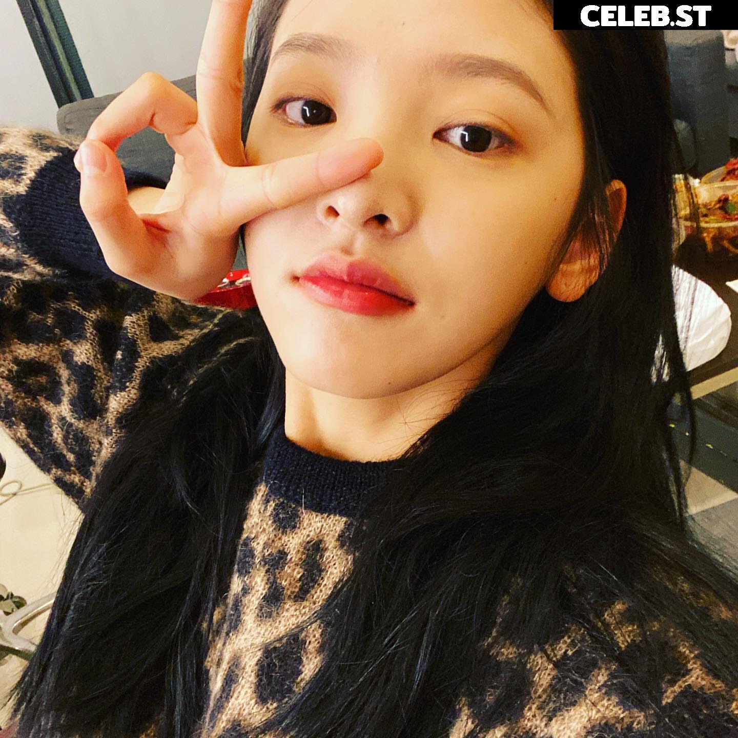 Zhang Ruonan  章若楠 Image 11770154