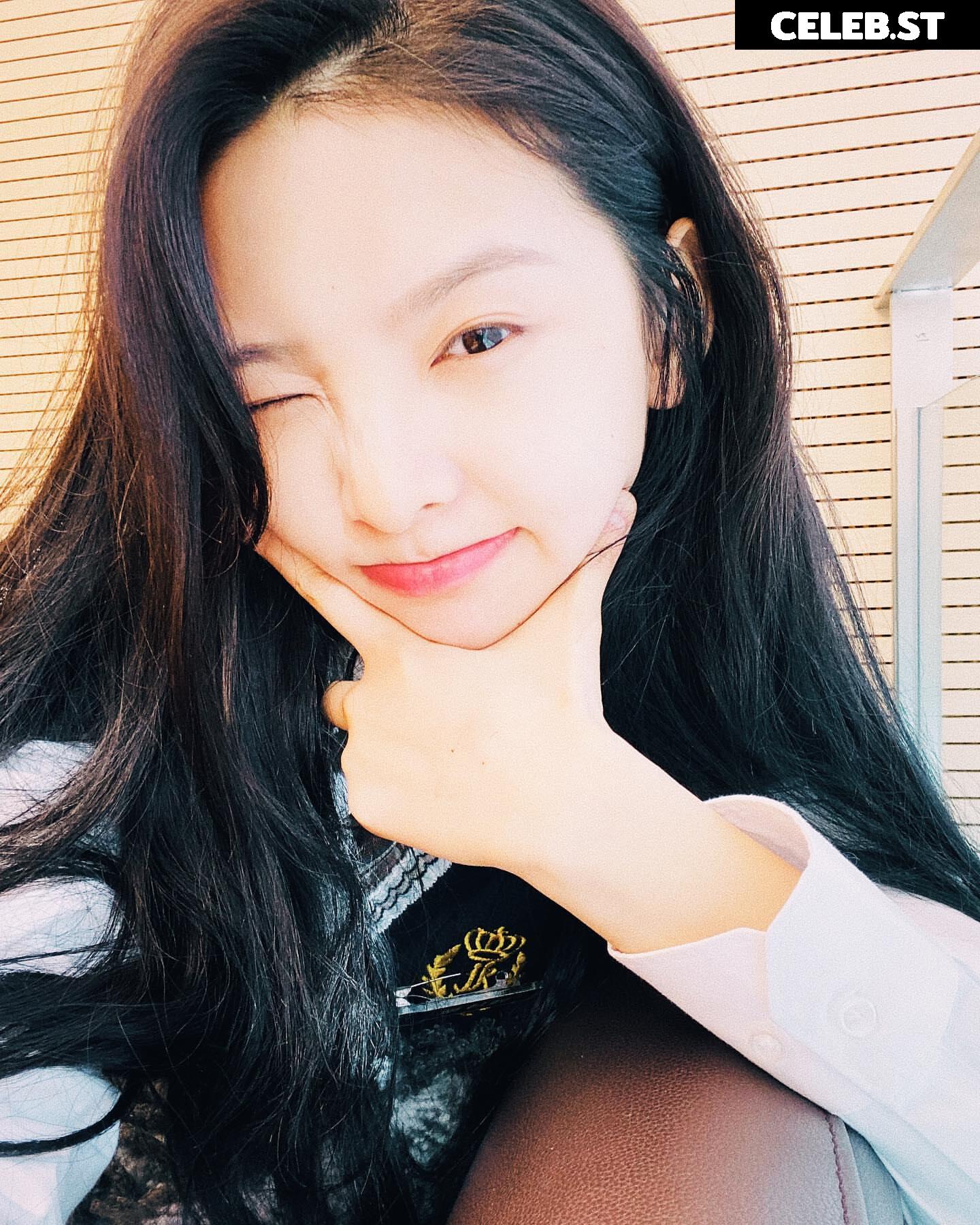 Zhang Ruonan  章若楠 Image 11770158