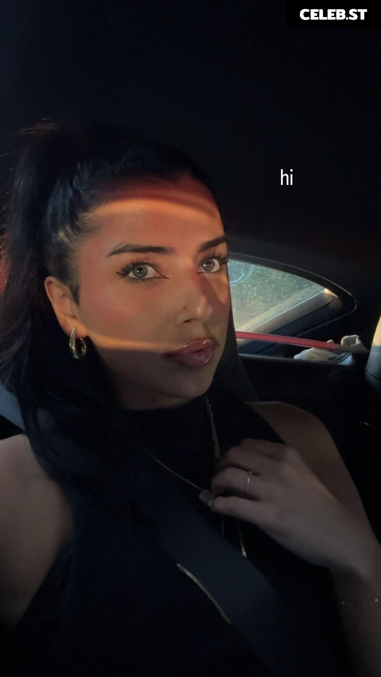 gal akbari / gal.cal / q.gal Image 11727563