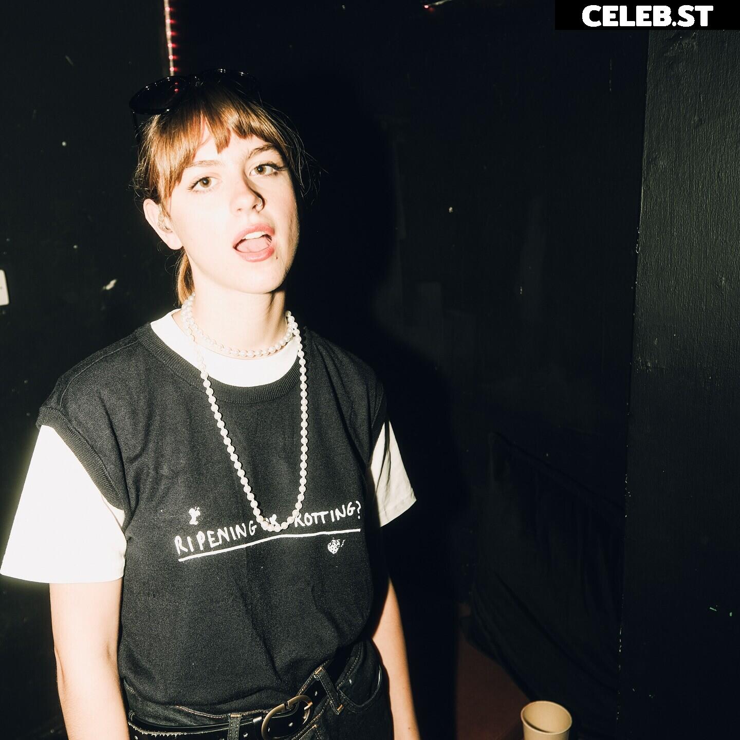 Chloe Slater - Indie Musician Image 11726223