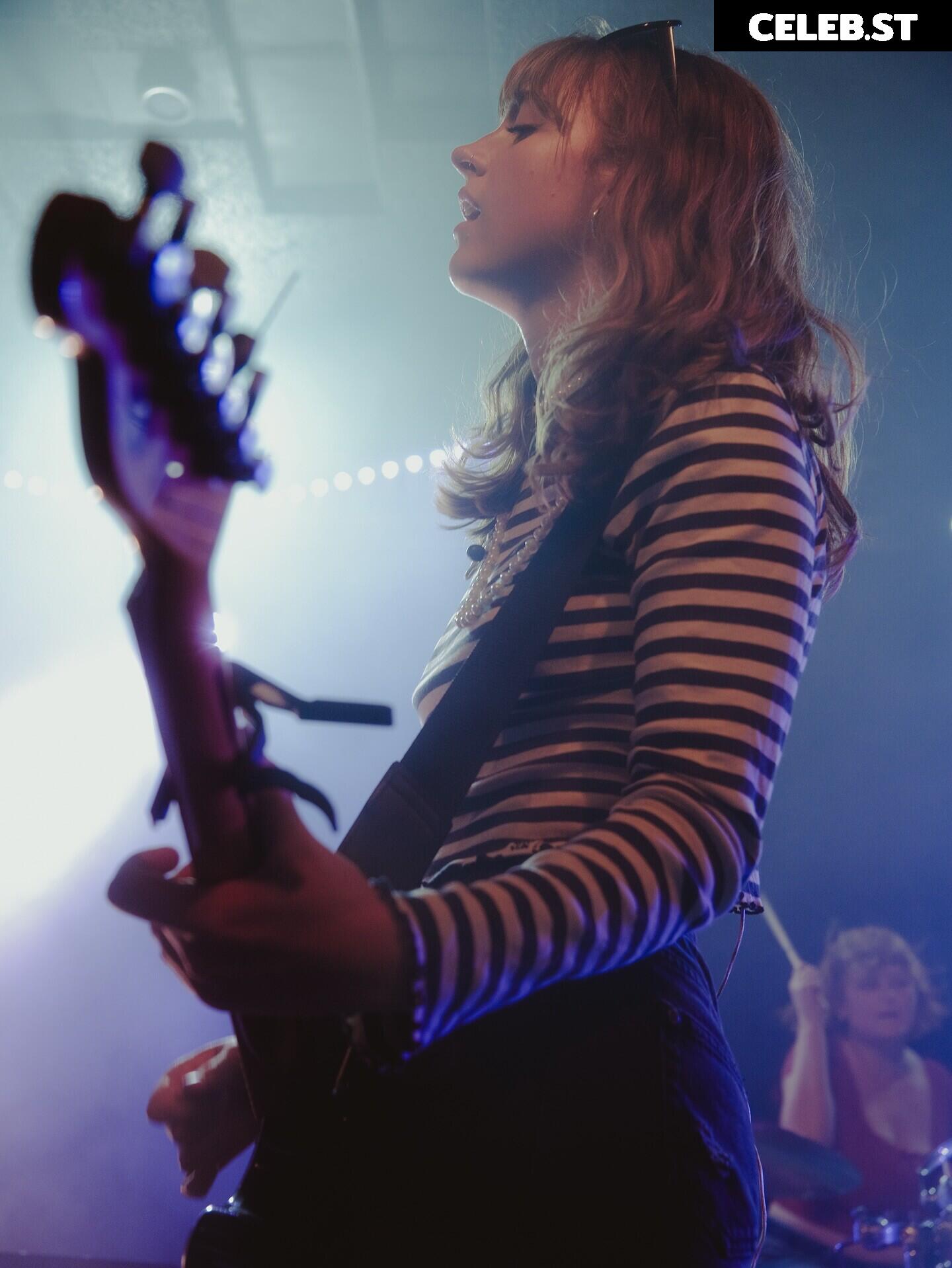 Chloe Slater - Indie Musician Image 11726221