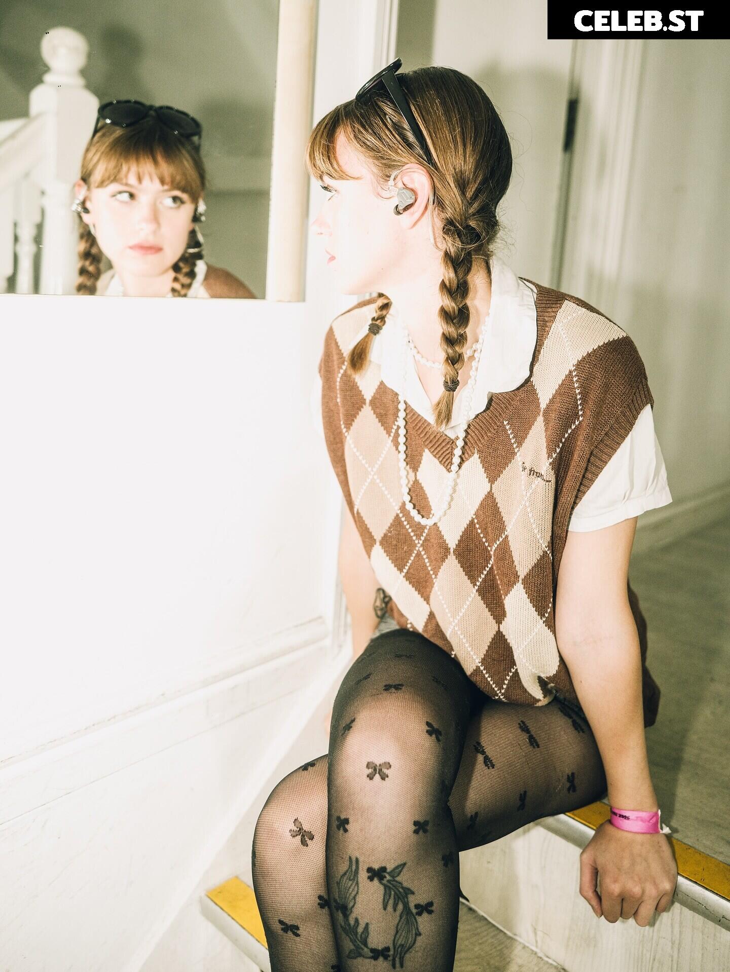 Chloe Slater - Indie Musician Image 11726225