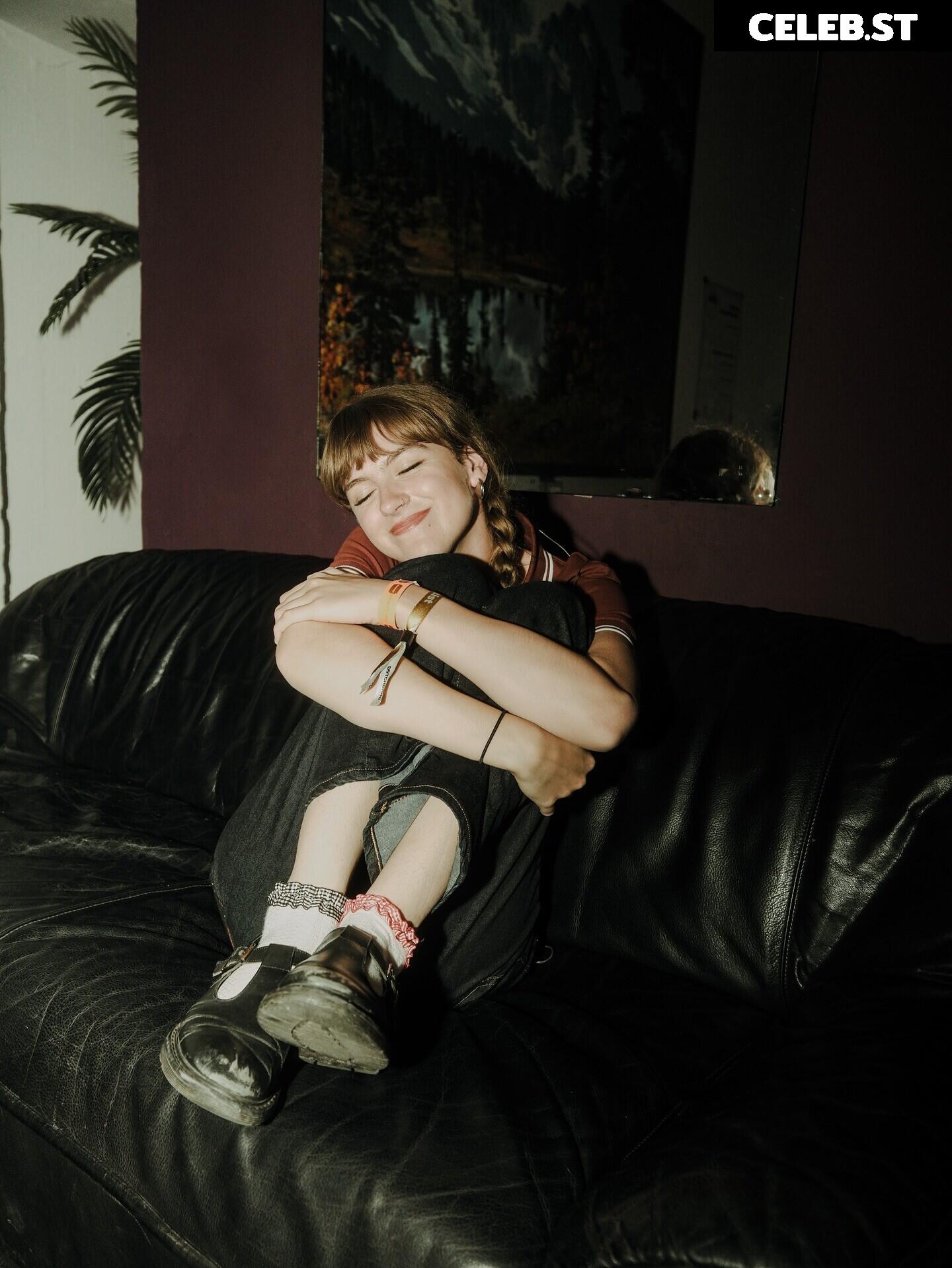 Chloe Slater - Indie Musician Image 11726216