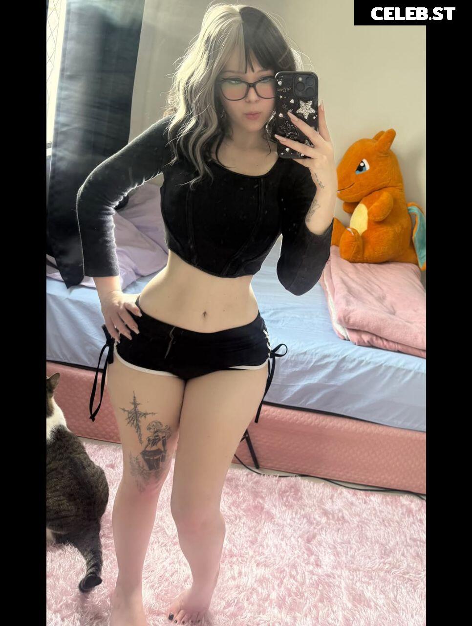 Leticia Yuni / onlyghostfairy Image 11731073