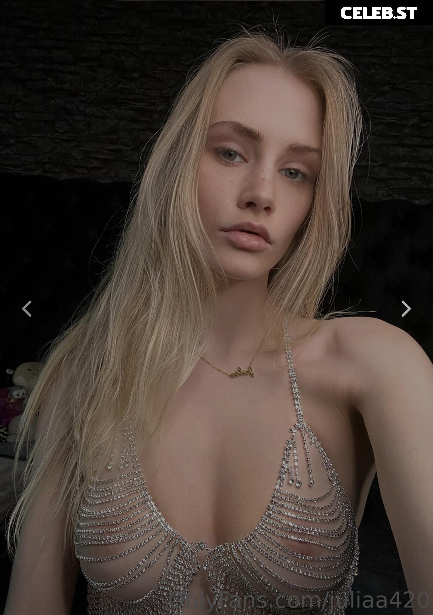 Julia Damro Image 117049