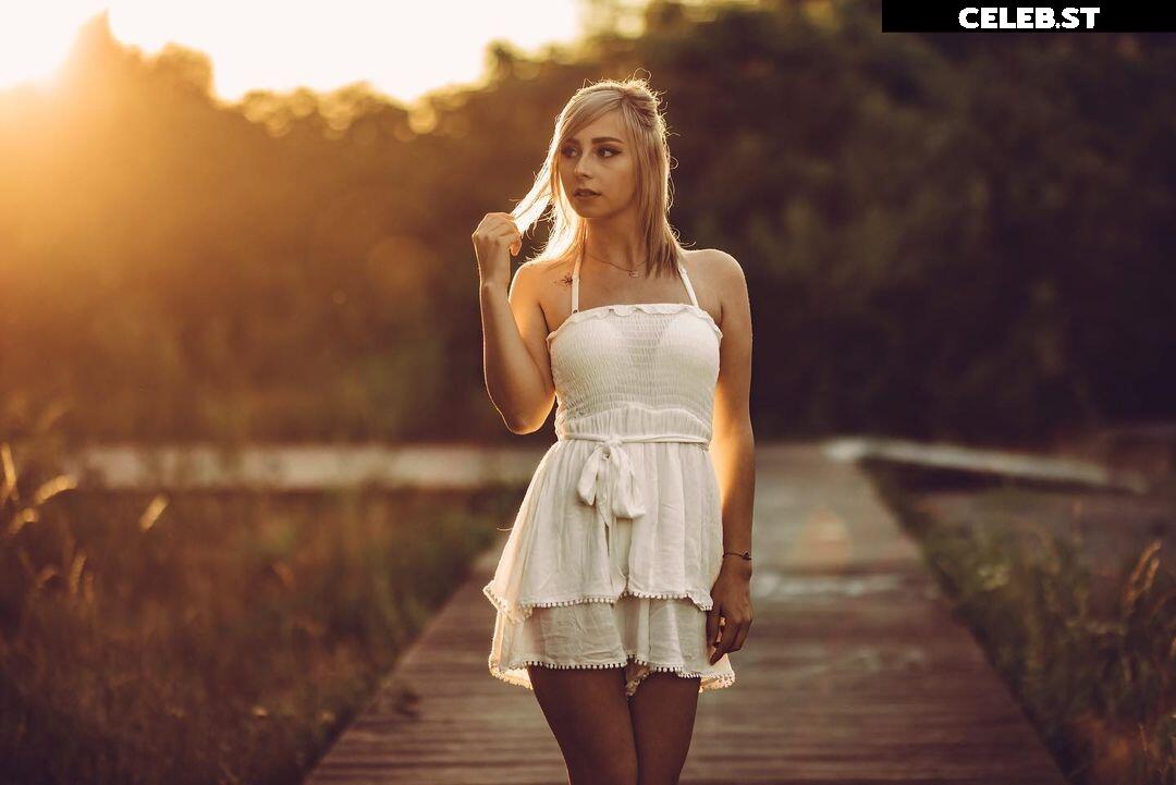 JenNyan Image 1166048
