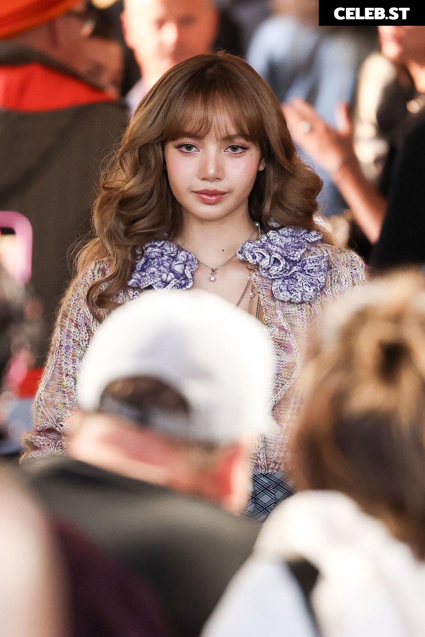 Lisa | BLΛƆKPIИK (Blackpink) Image 11555219