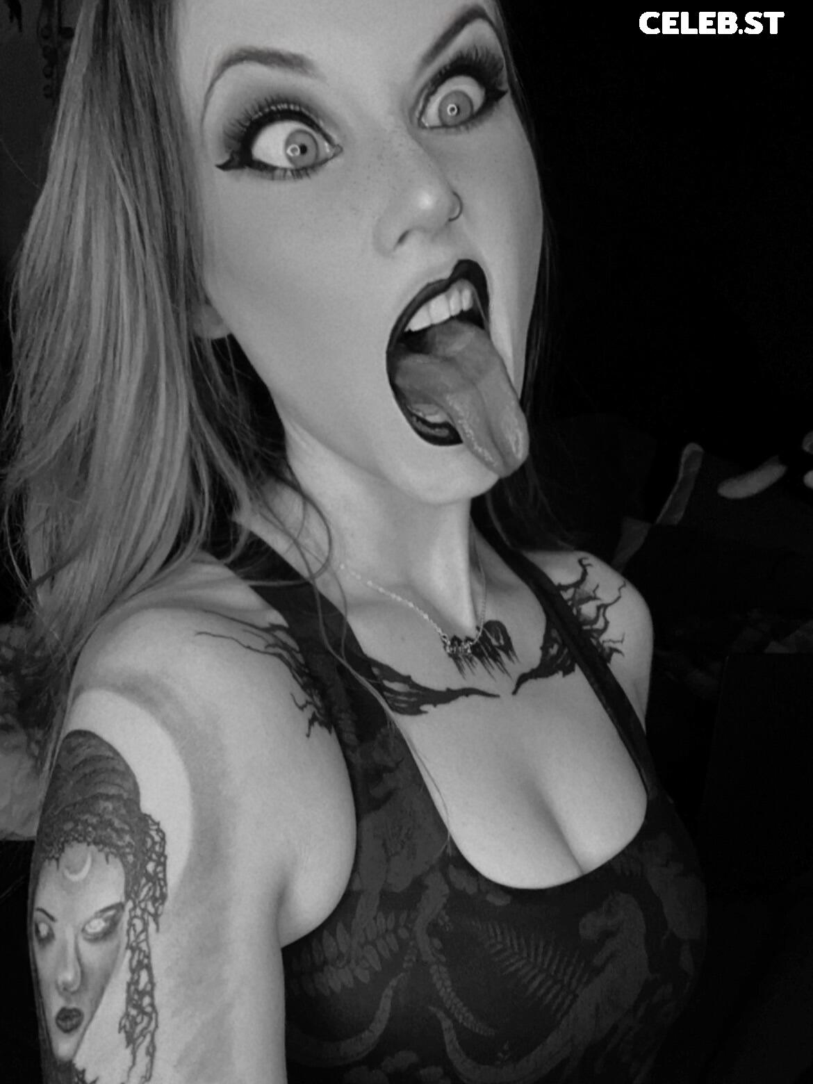 Carrie Cannie / carrie_cannie Image 11553660