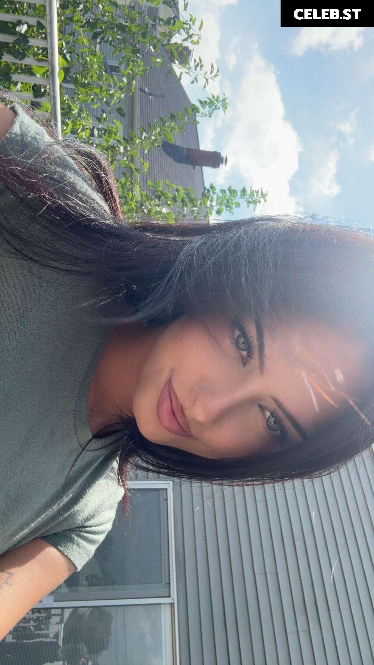 Lily Weber Image 11535460