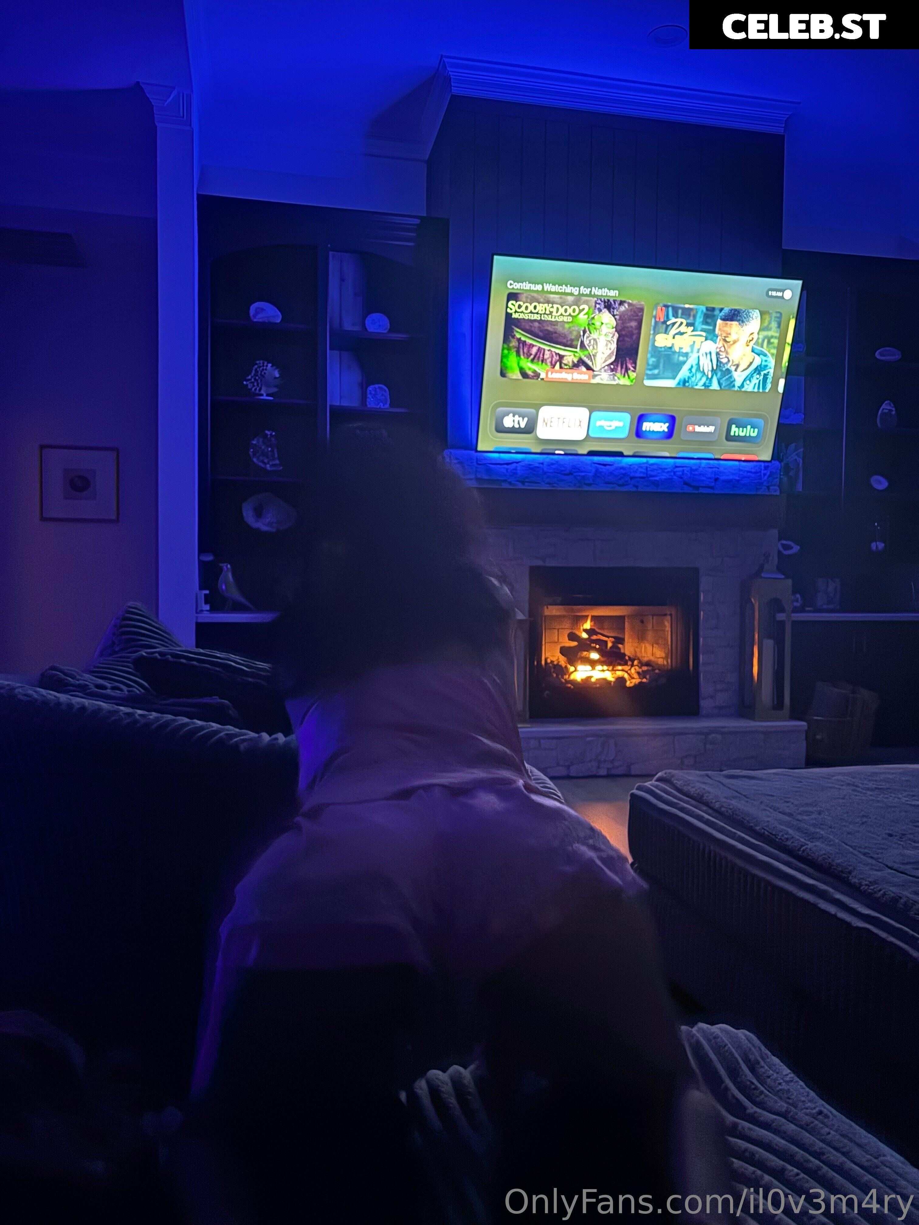 marysjaroensuk / il0v3m4ry Image 11501680