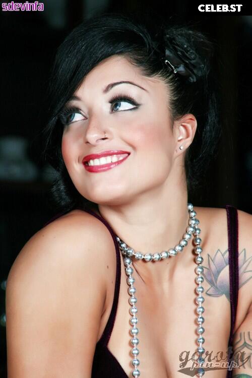 Aline Riscado Image 11595322