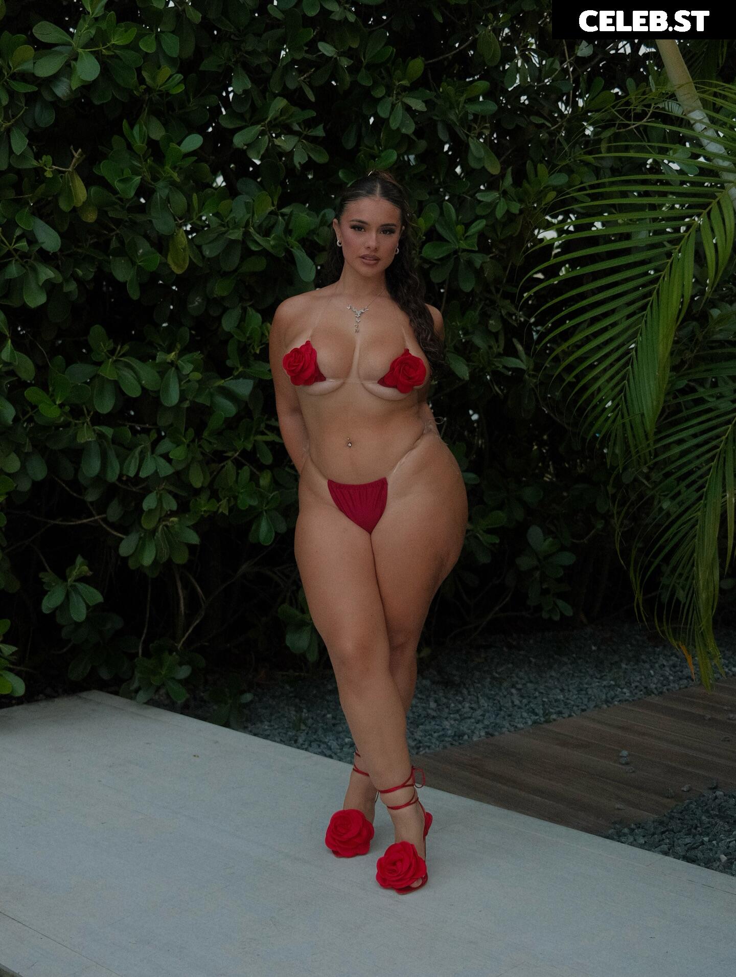 Jennieftb | latinaqueen__ | Jennie garvia Image 11591324