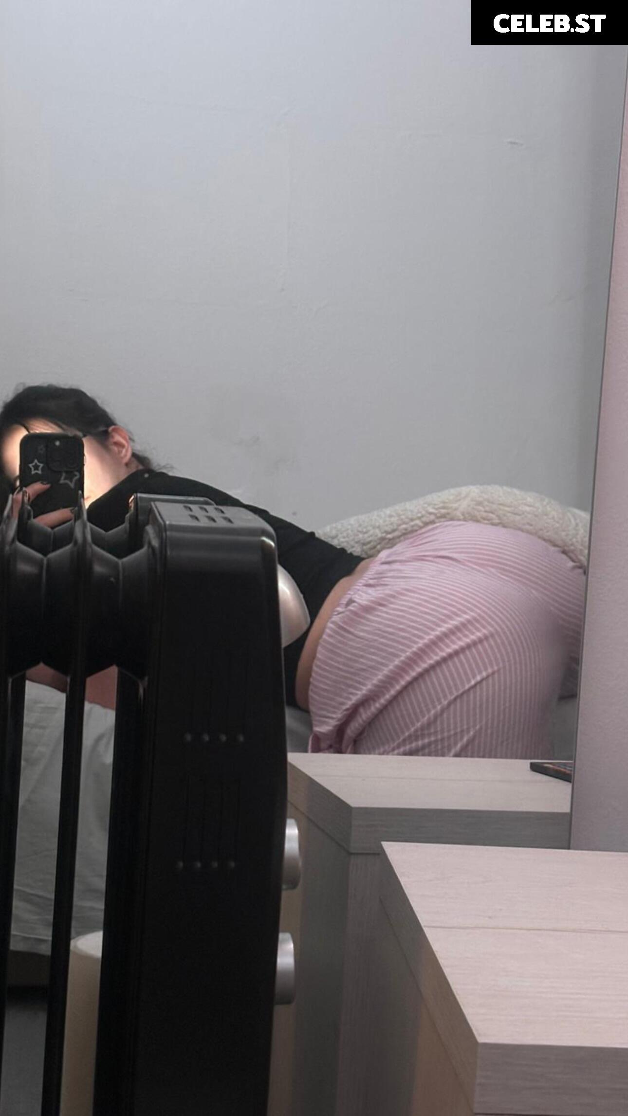 Sudemwah / Sude Akar / sudemwah0 / sudwnpai Image 11588996