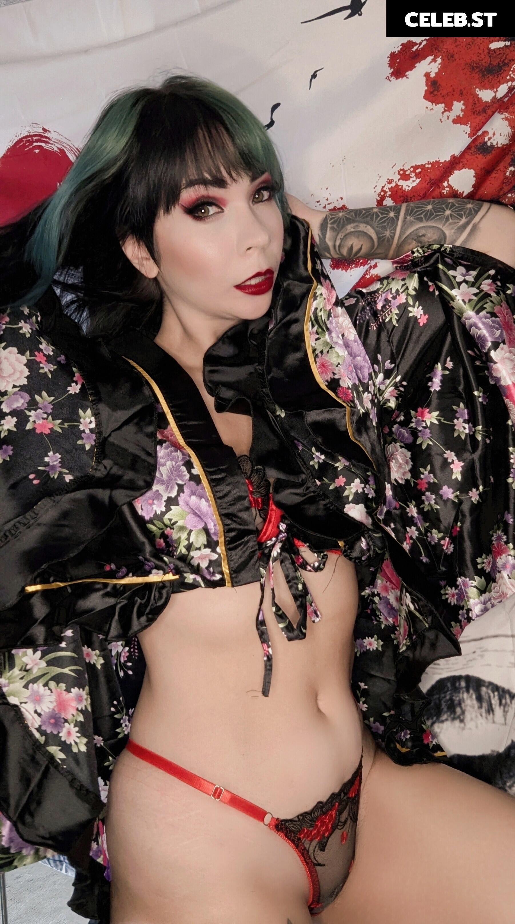 Chloe Drinkwater (Skarlett Riot Singer) Image 11585837