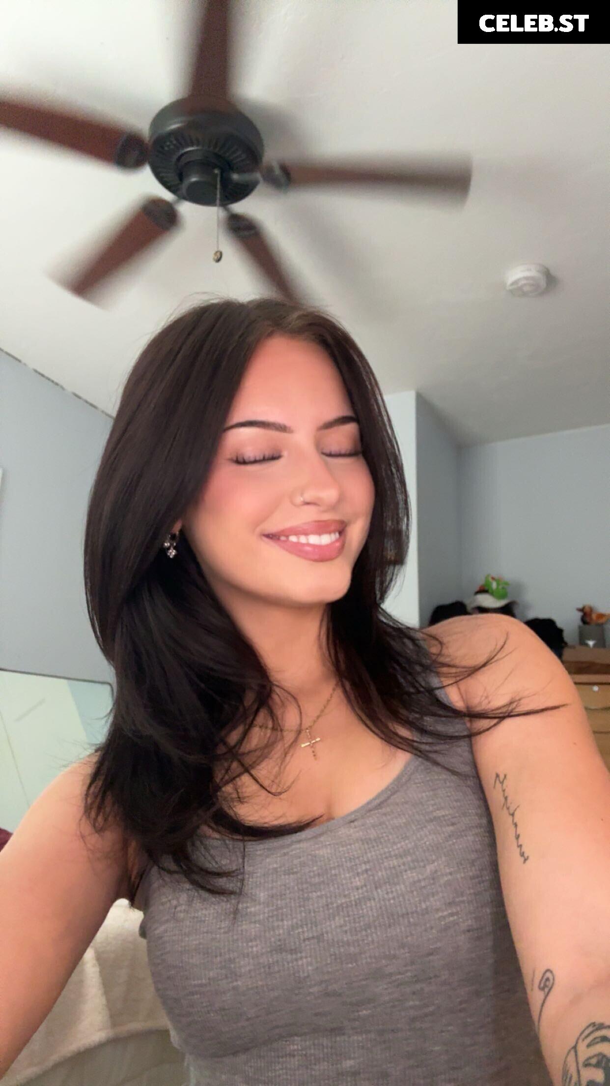 Lily Weber Image 11589597