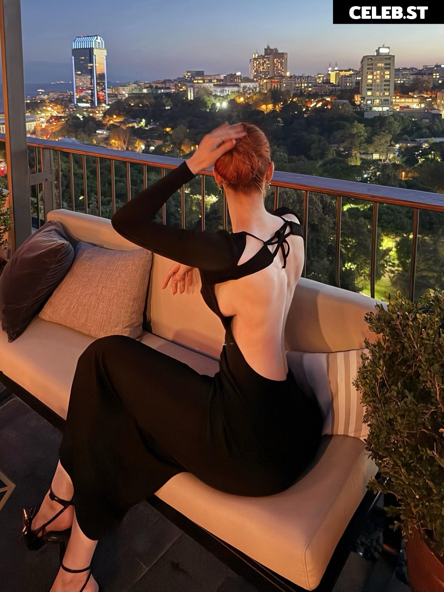 Naz - @fraaoula Image 11405588