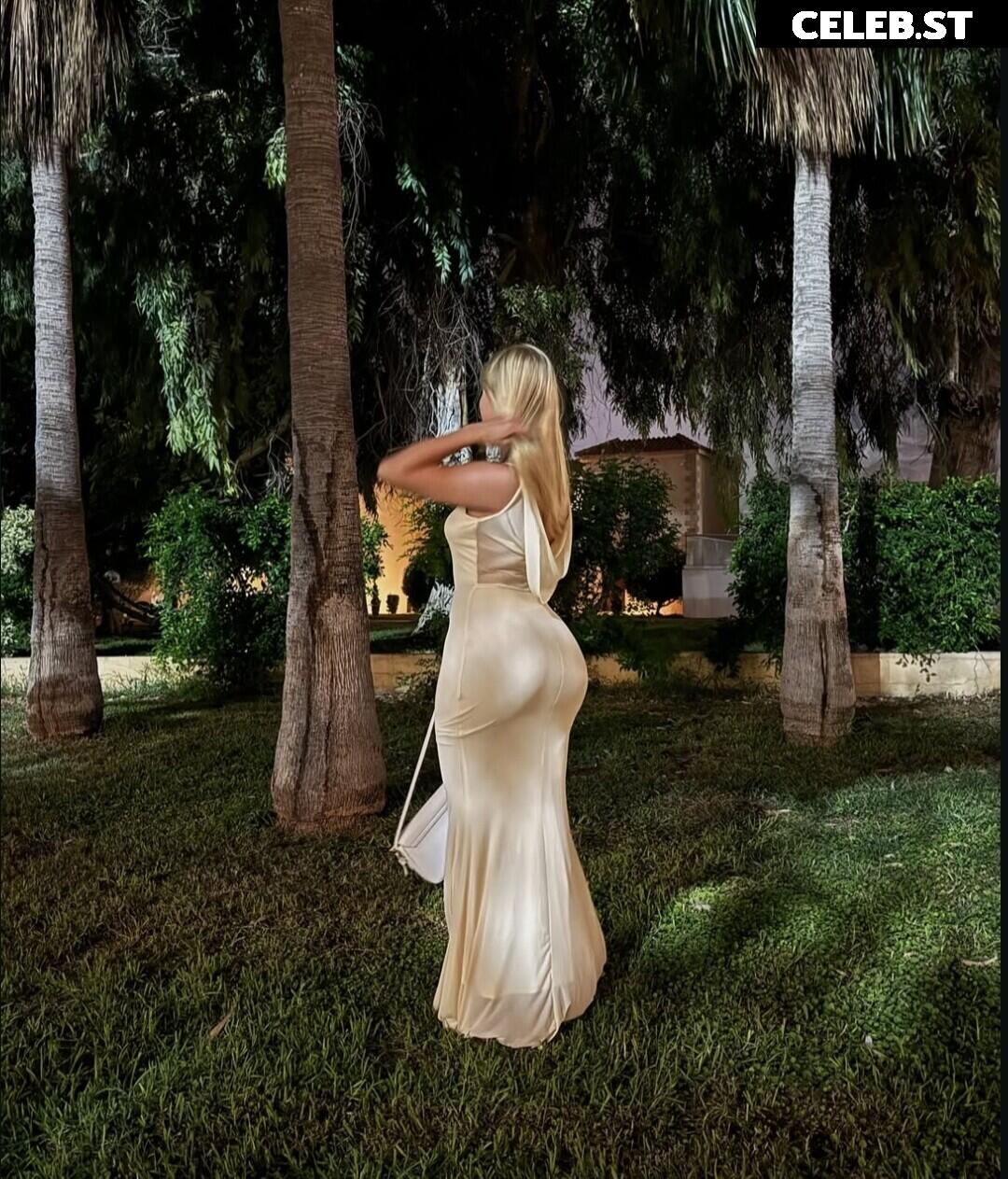 1rtonamu | Sara Manner Image 11409894