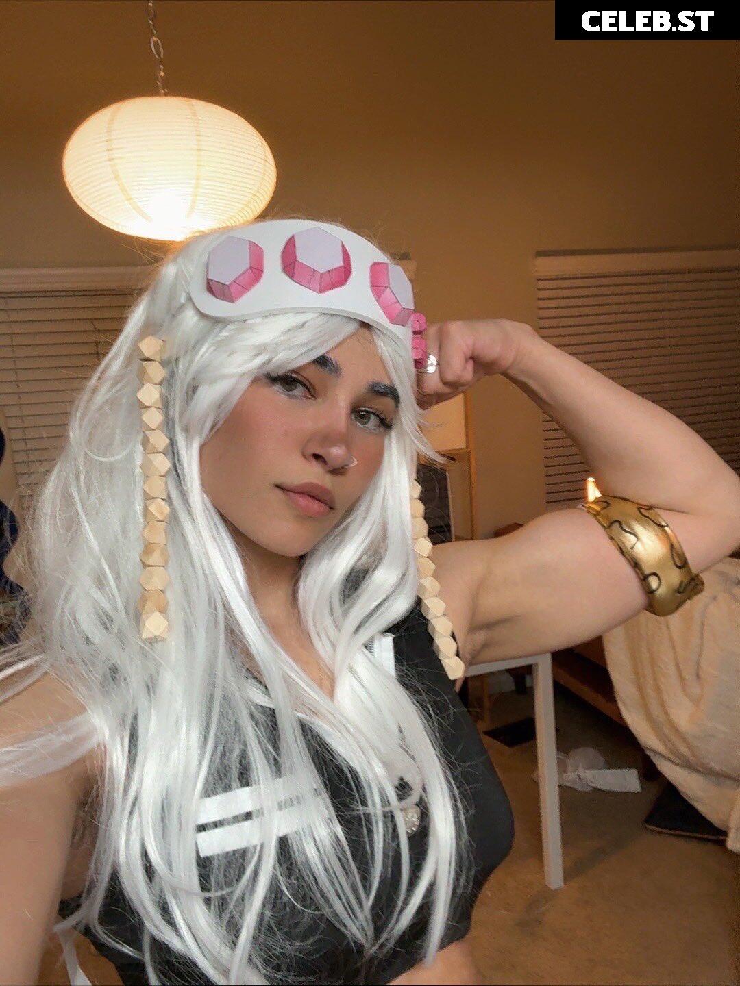 Naila Iqbal / alienalianz / NylaWHO / NylaWHO1 Image 11498688