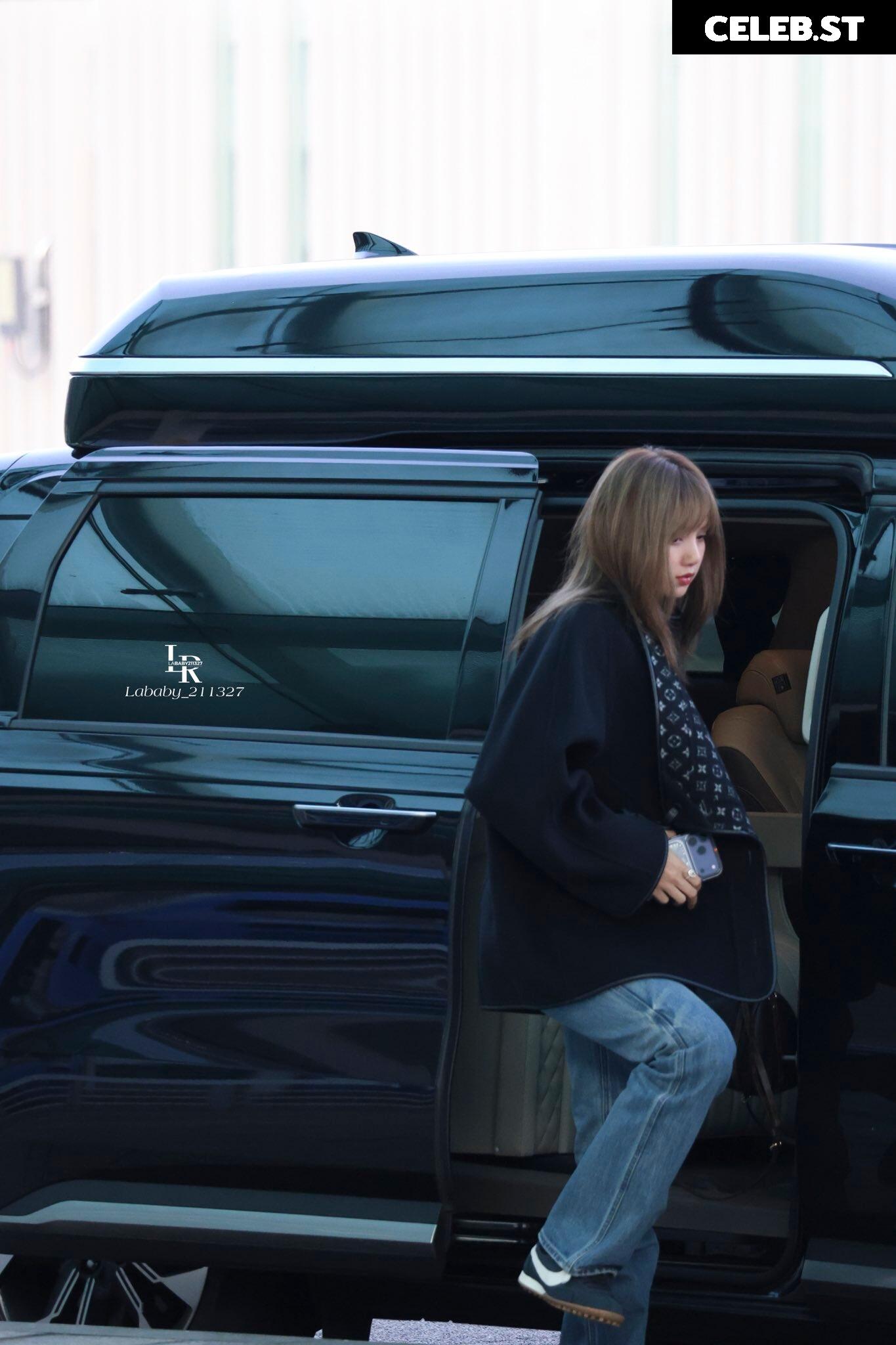 Lisa | BLΛƆKPIИK (Blackpink) Image 11494300