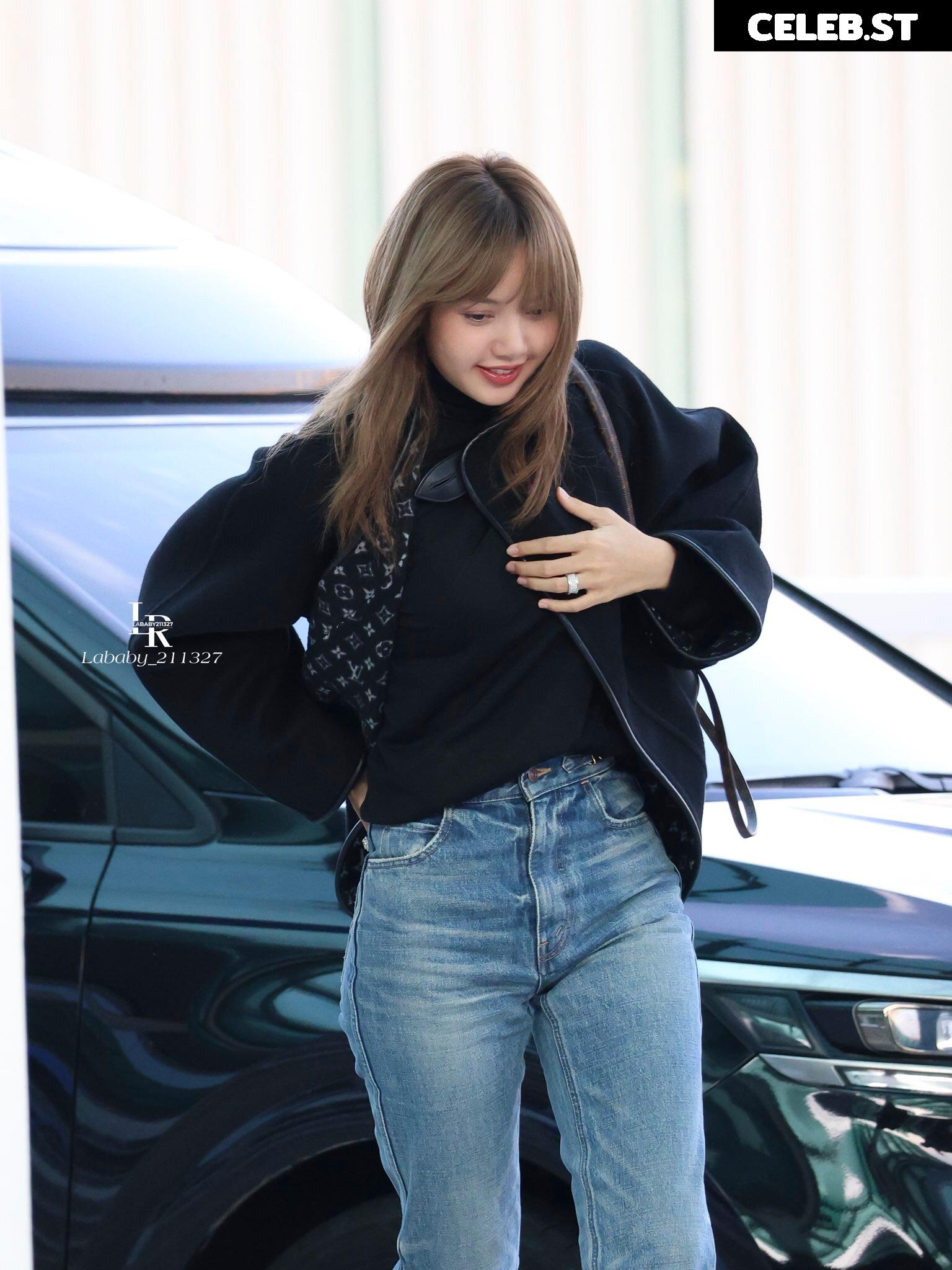 Lisa | BLΛƆKPIИK (Blackpink) Image 11494299