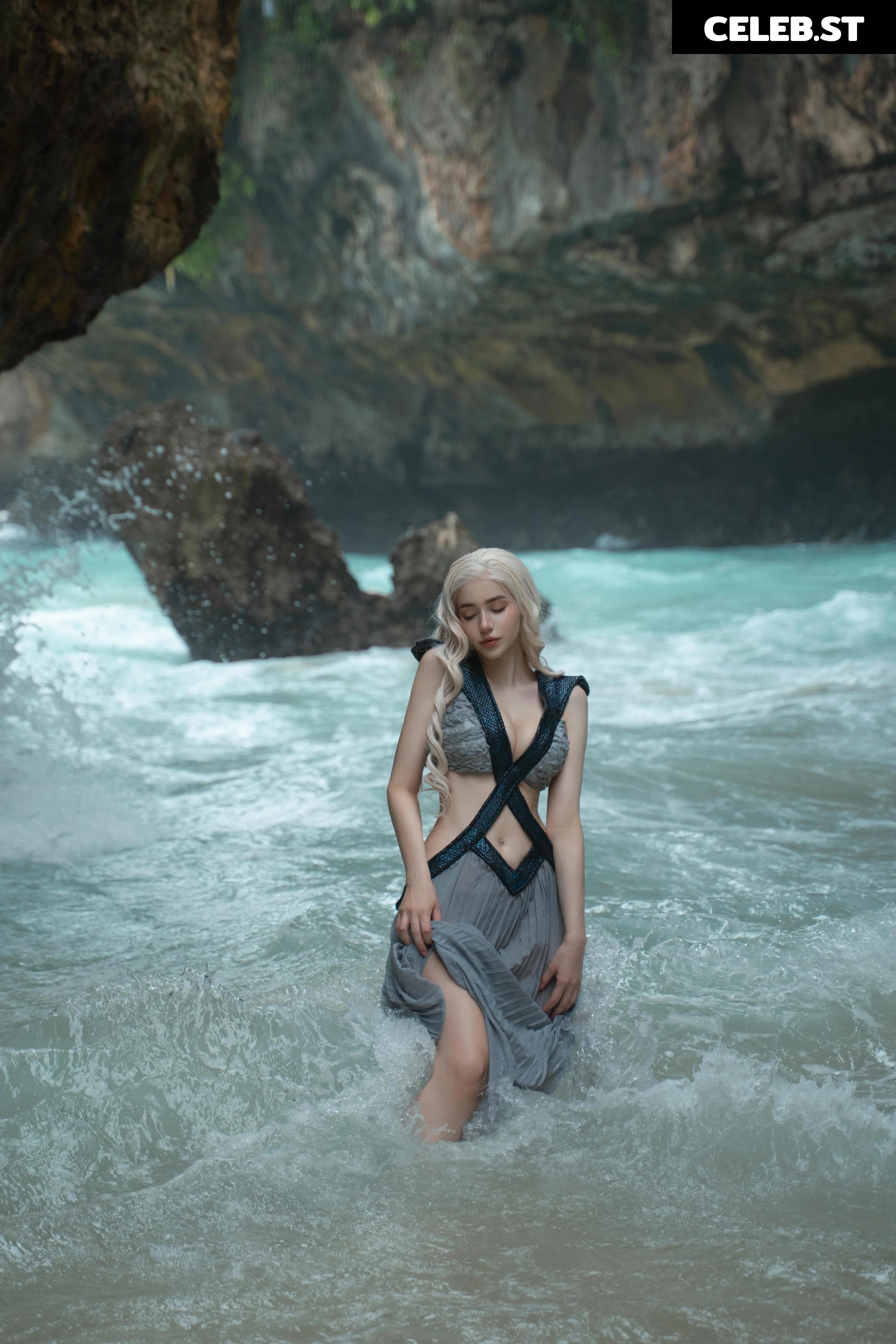 Alina Becker - Social Media Image 11493540
