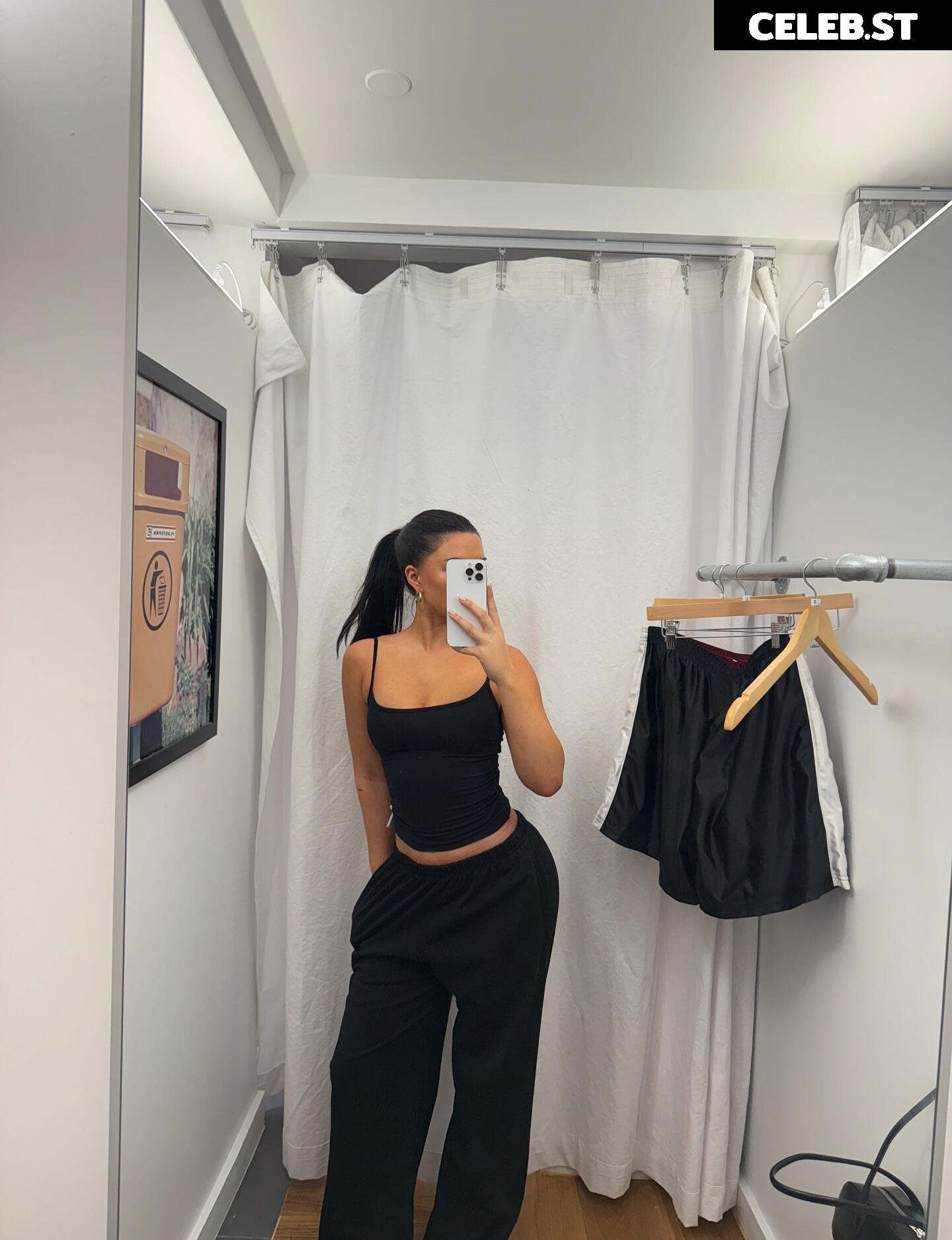 Julia Kelly Image 11493195