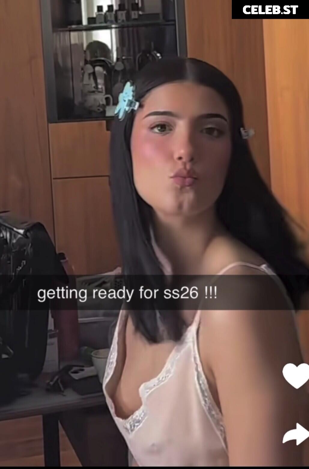 Charli D&#039;Amelio / Charli Damelio Image 11499015