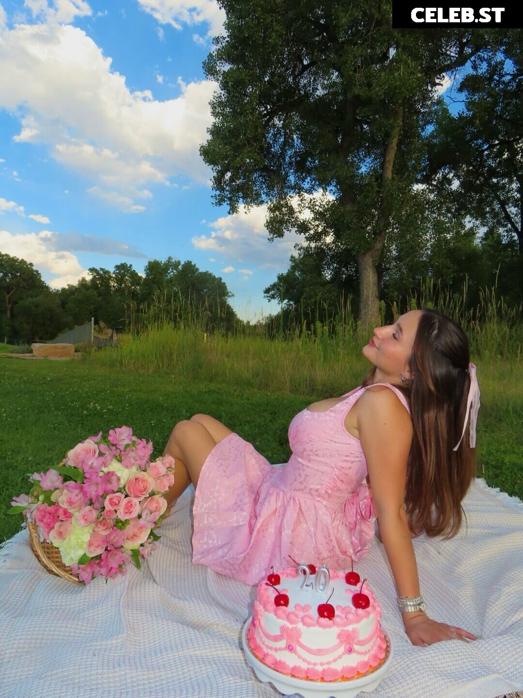 Nnevelpappermann | Devon Shae Image 11357112