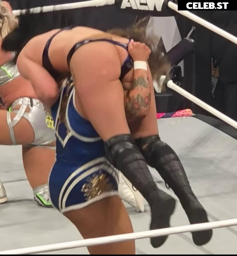 (Skye Dolecki) Skye Blue AEW Image 11363270