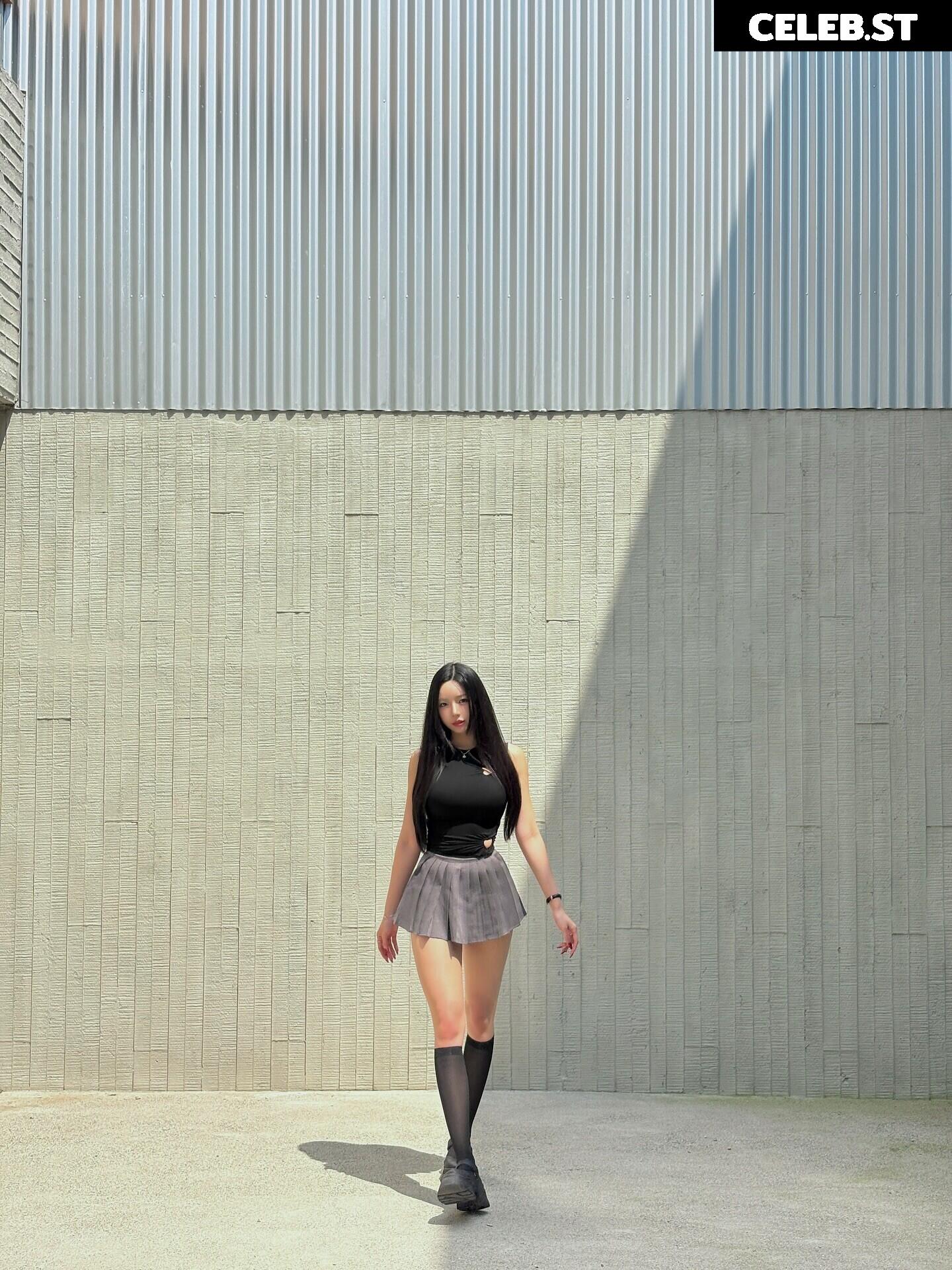 h___rvn | rvn1015 | 동그란 | Dongeuran Image 11375168