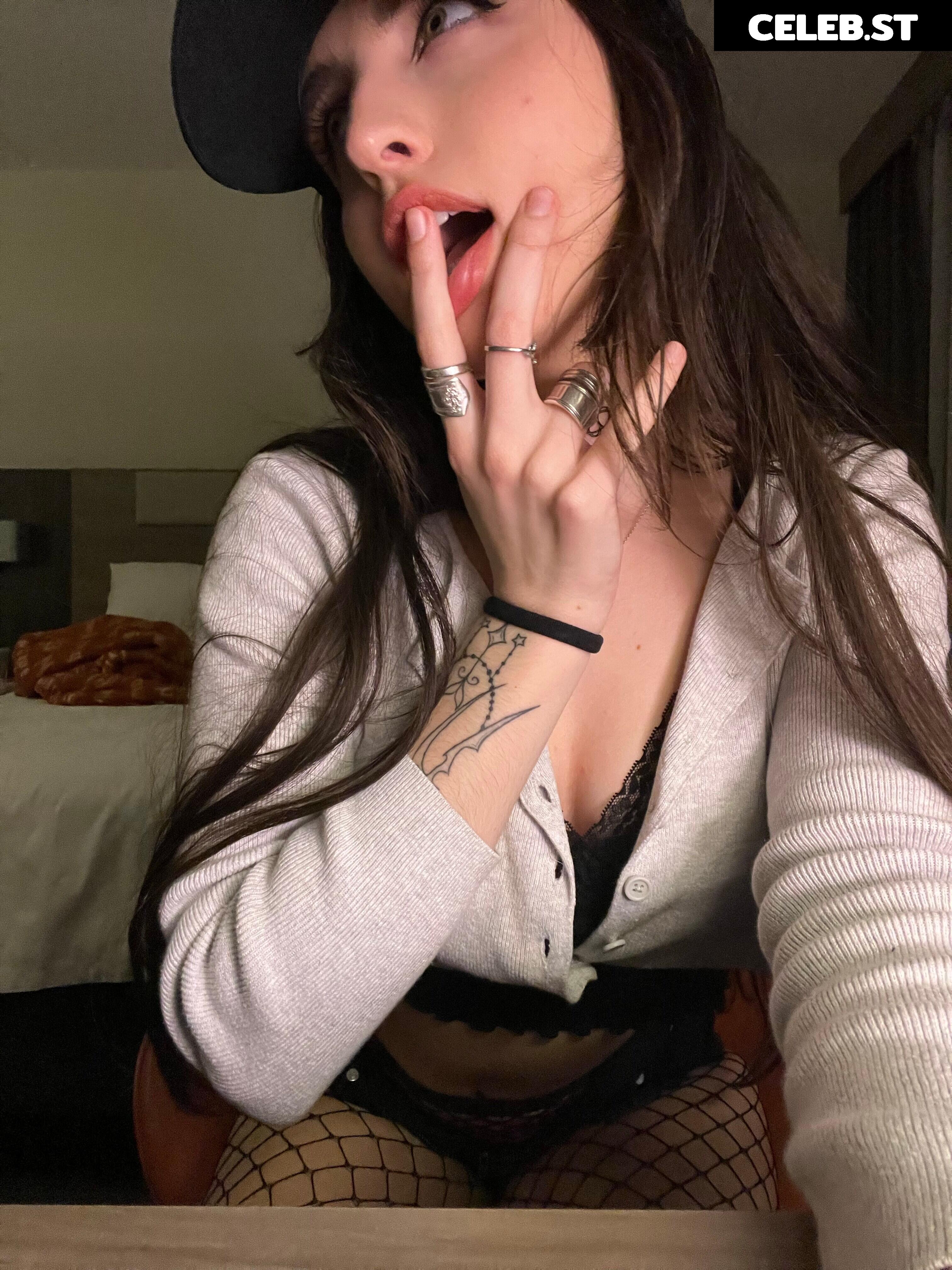 beebee ASMR Image 11388125