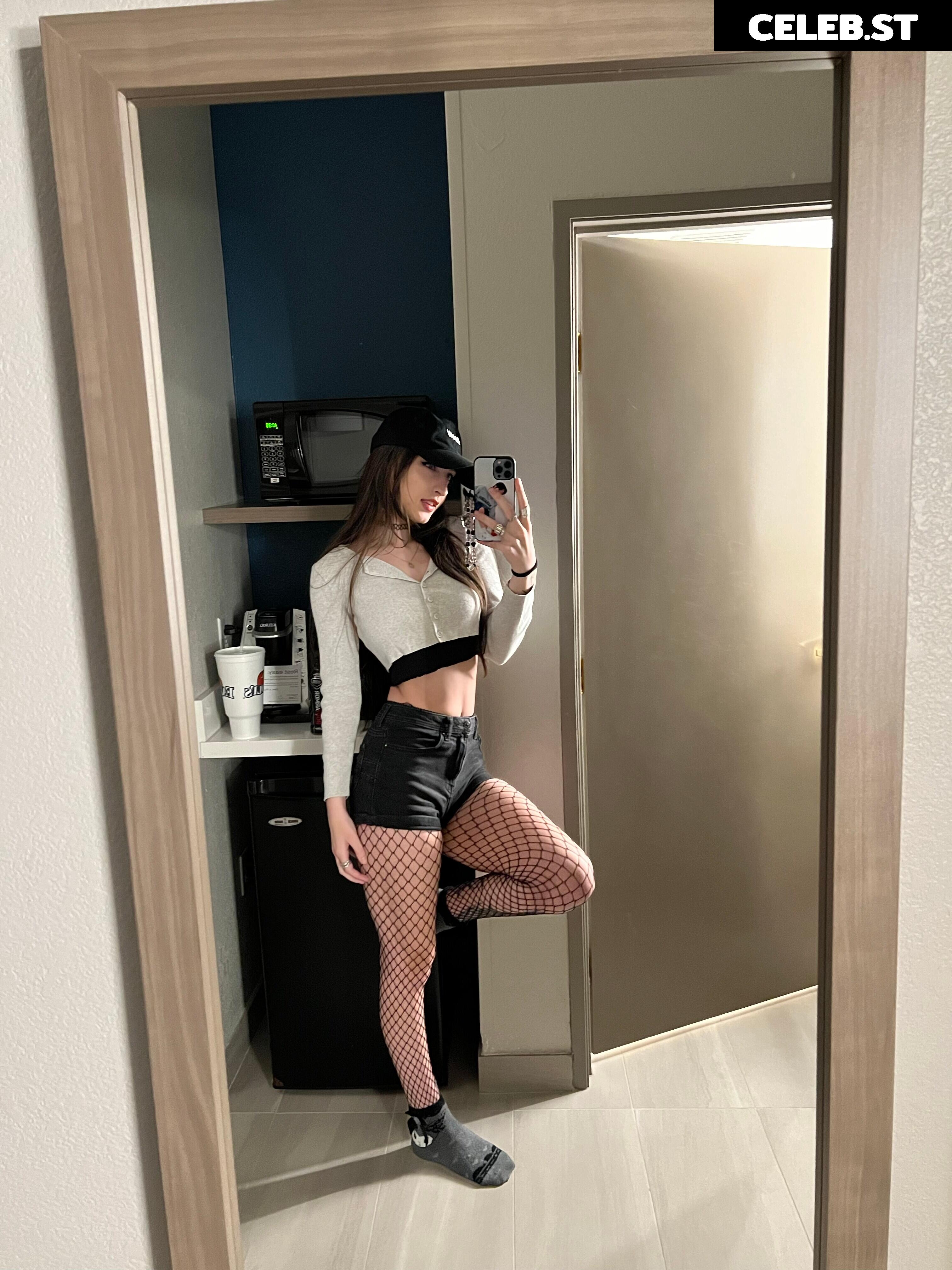 beebee ASMR Image 11388129