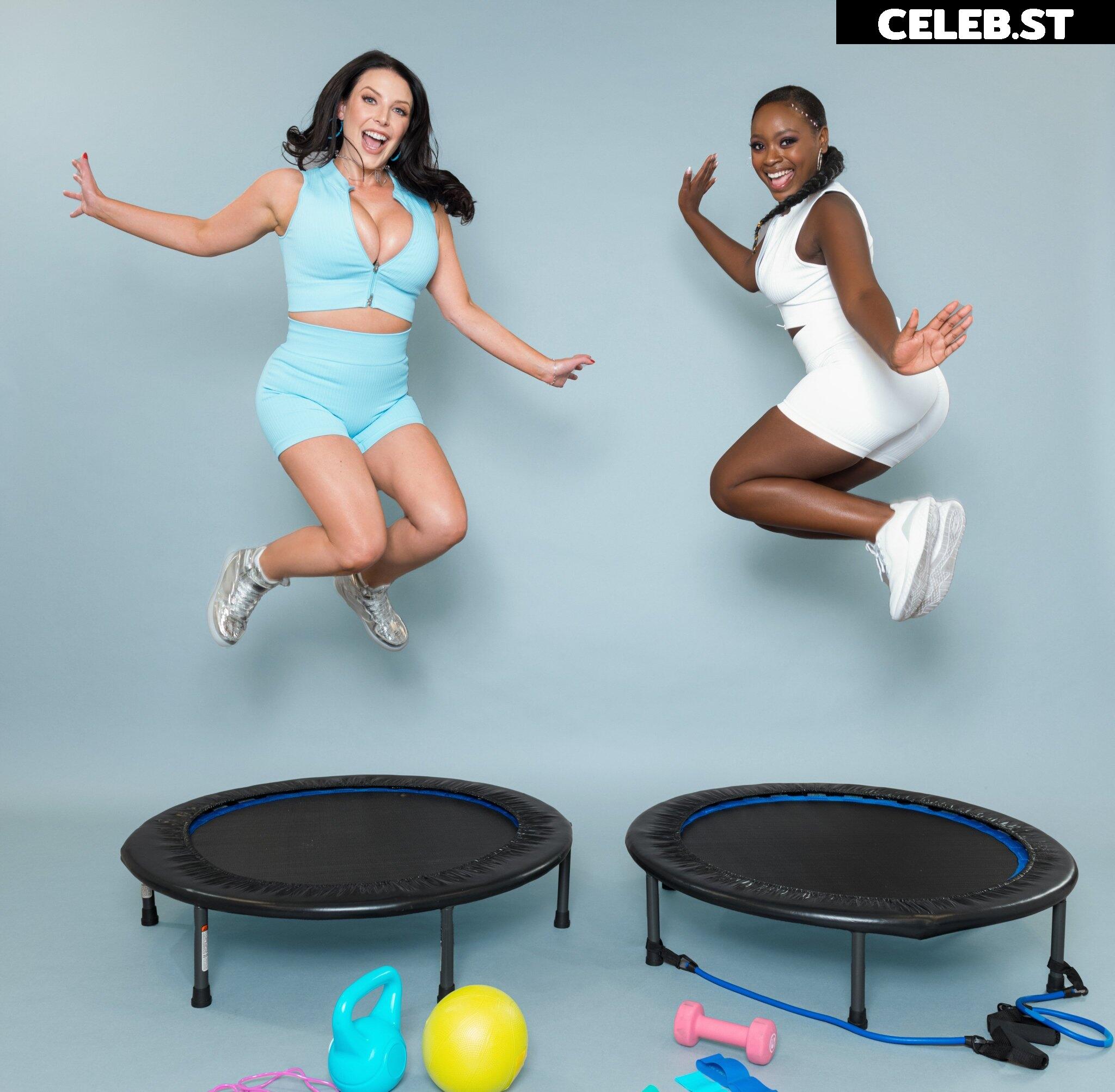 Angela White Image 1105539