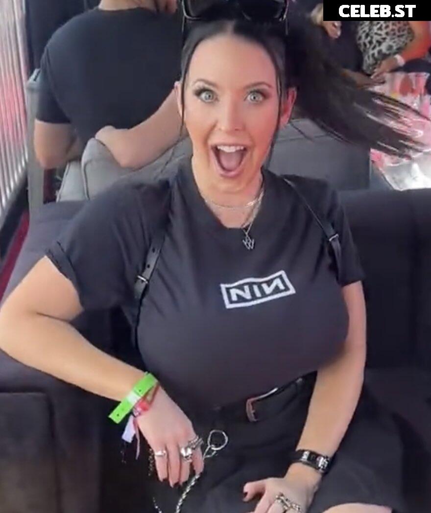 Angela White Image 1106876