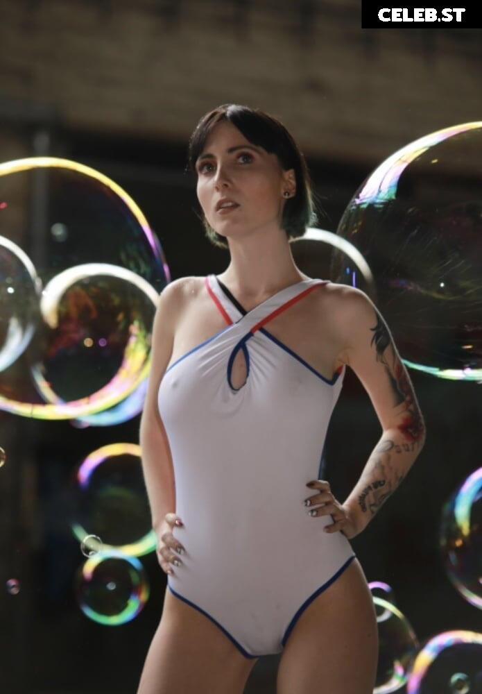 Lia Louise Image 1296099