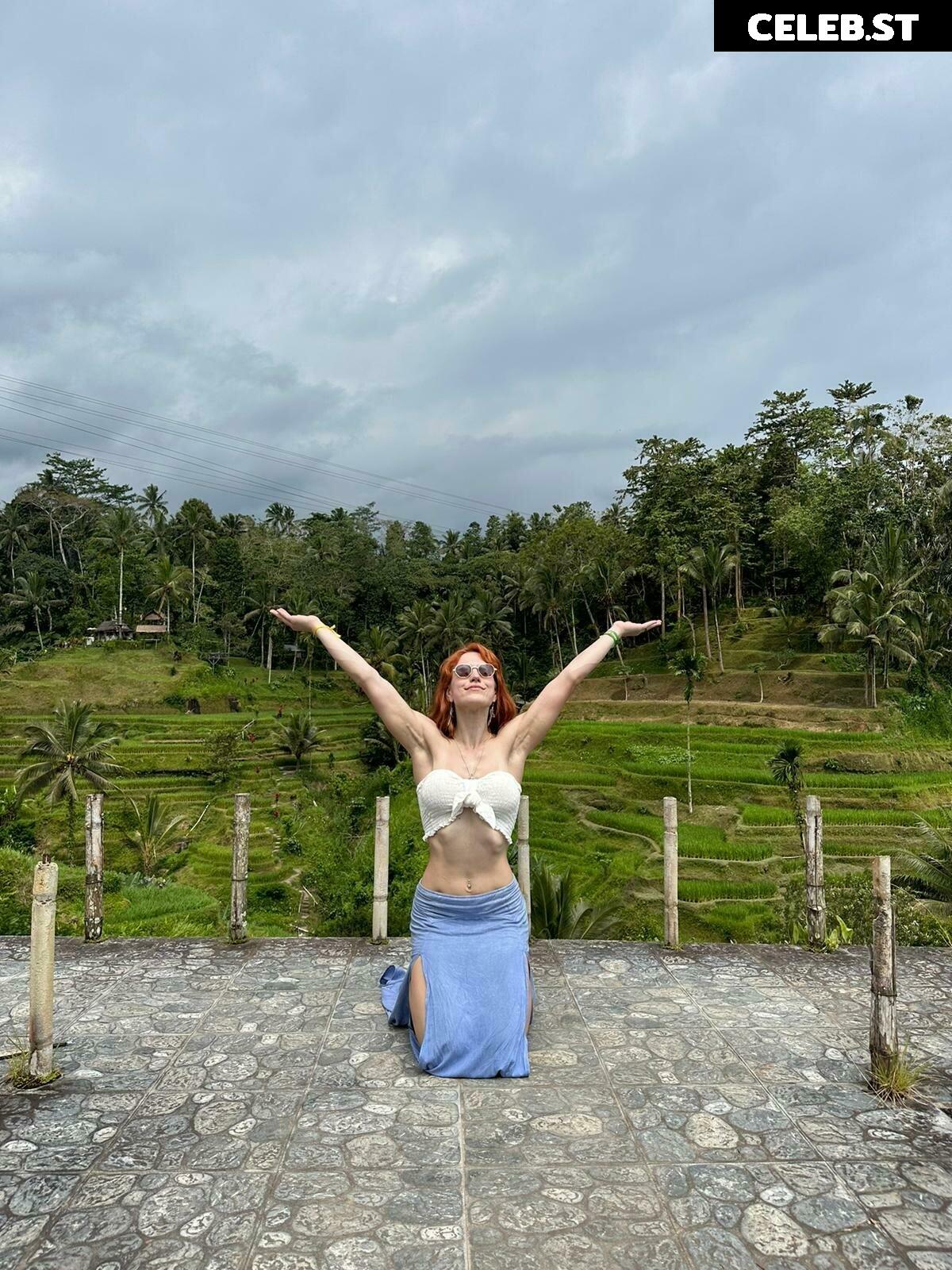 Molly Stewart Image 1296341