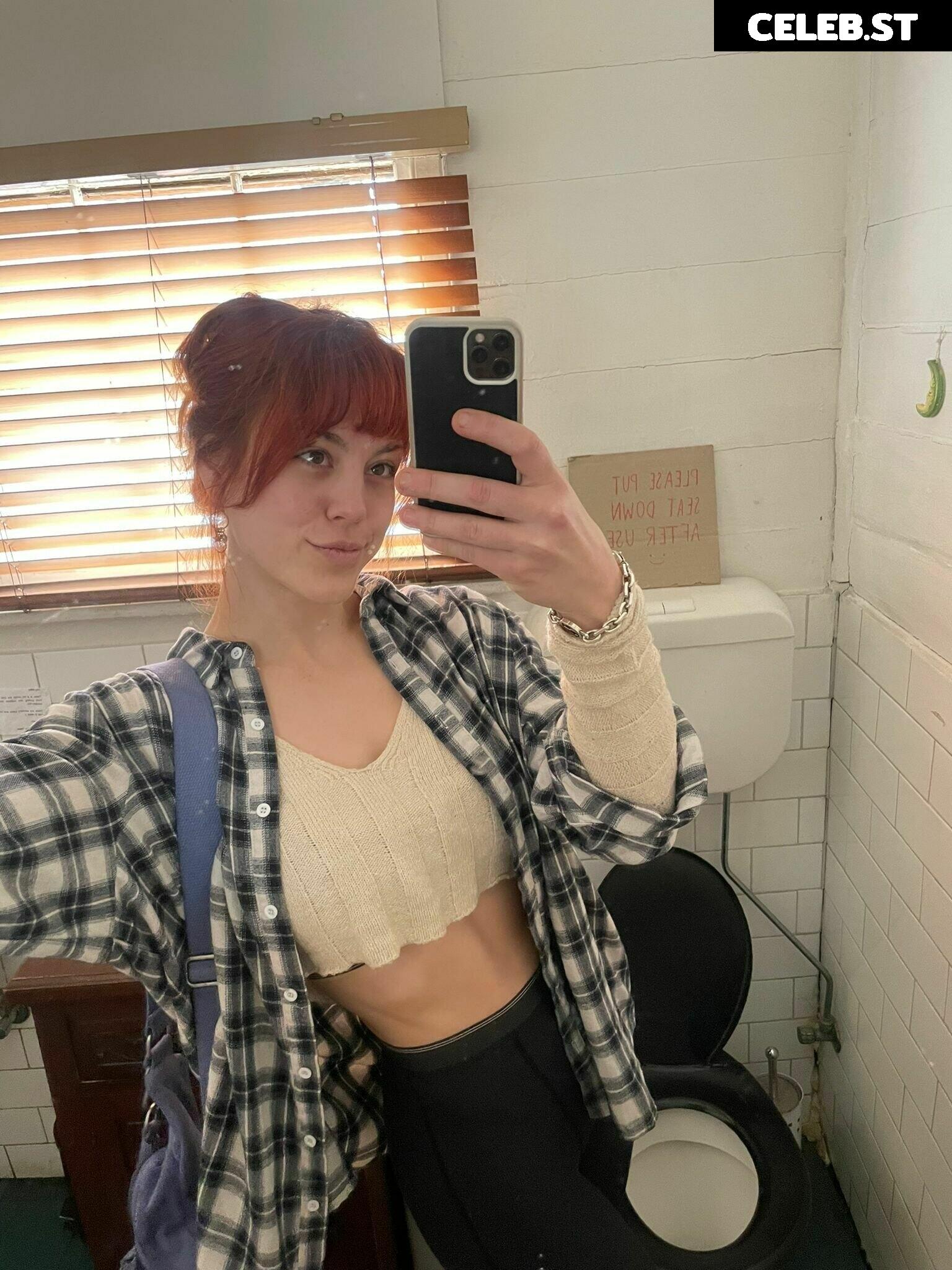 Molly Stewart Image 1297969